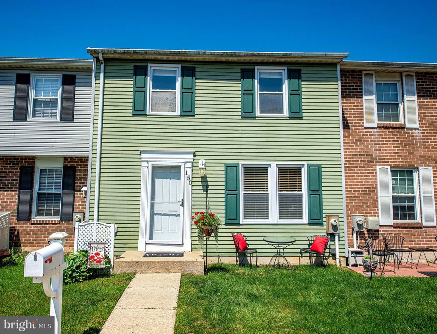 In the midst of a great neighborhood, this home is one to look at. With 3 bedrooms, and 1..5 bathrooms, it is sure to be a good find! It is located in the Parkville area and has many amenities close by for easy access!  Remodeled kitchen with breakfast bar, very open floor plan.  This property has a great back yard for entertaining friends and family.