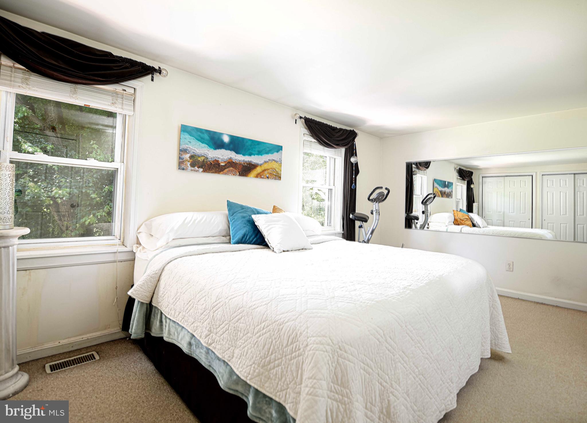 SEVEN COURTS - Residential