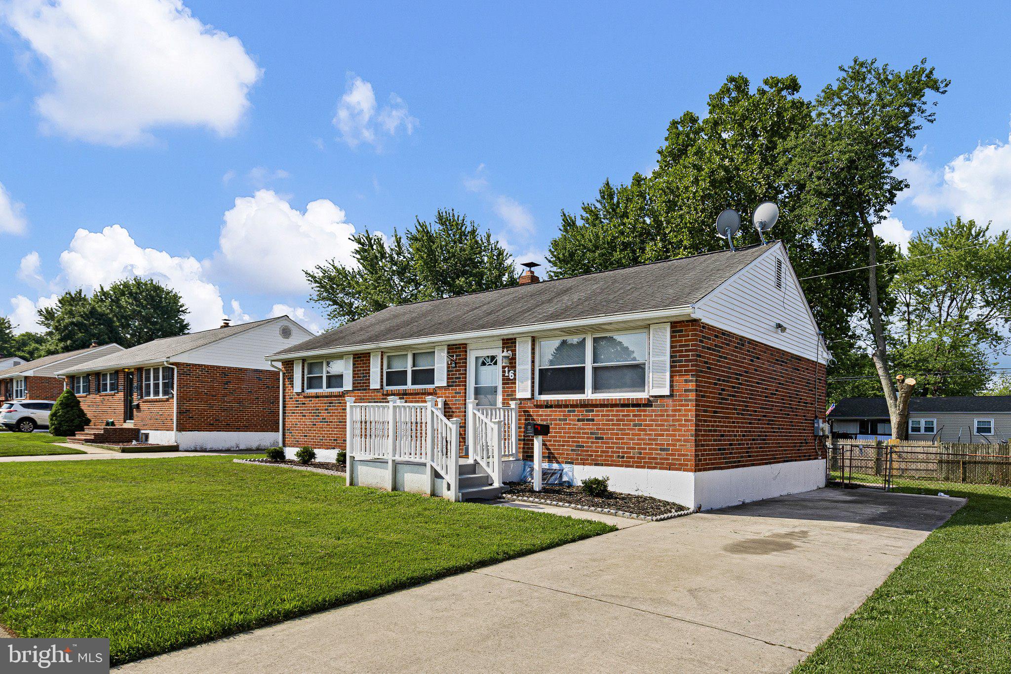 16 IVY LANE