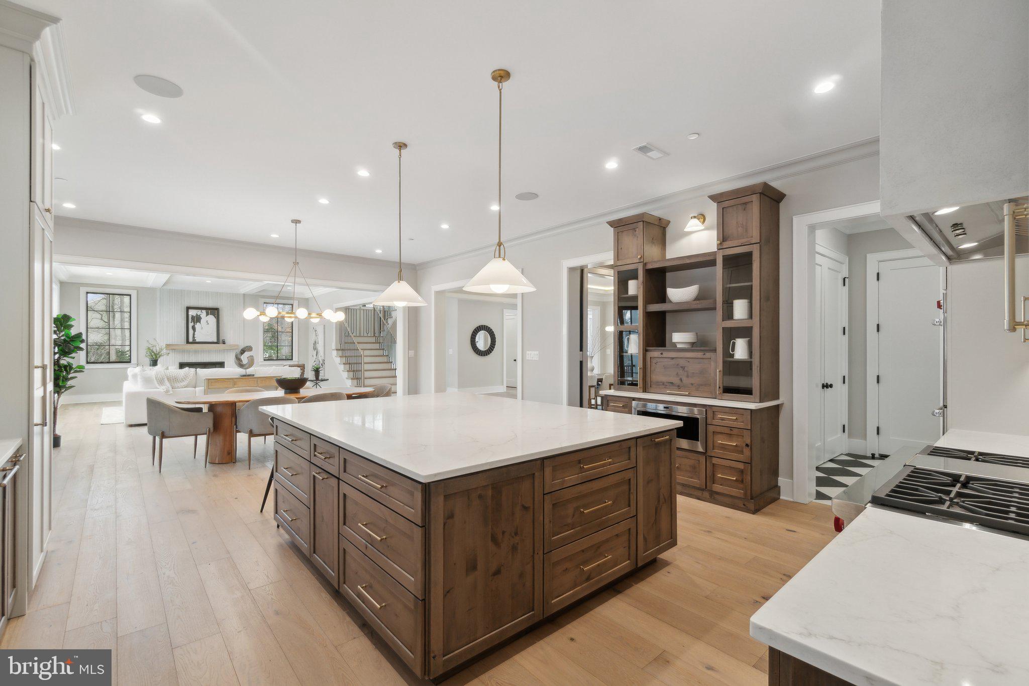 9024 HONEYBEE LANE