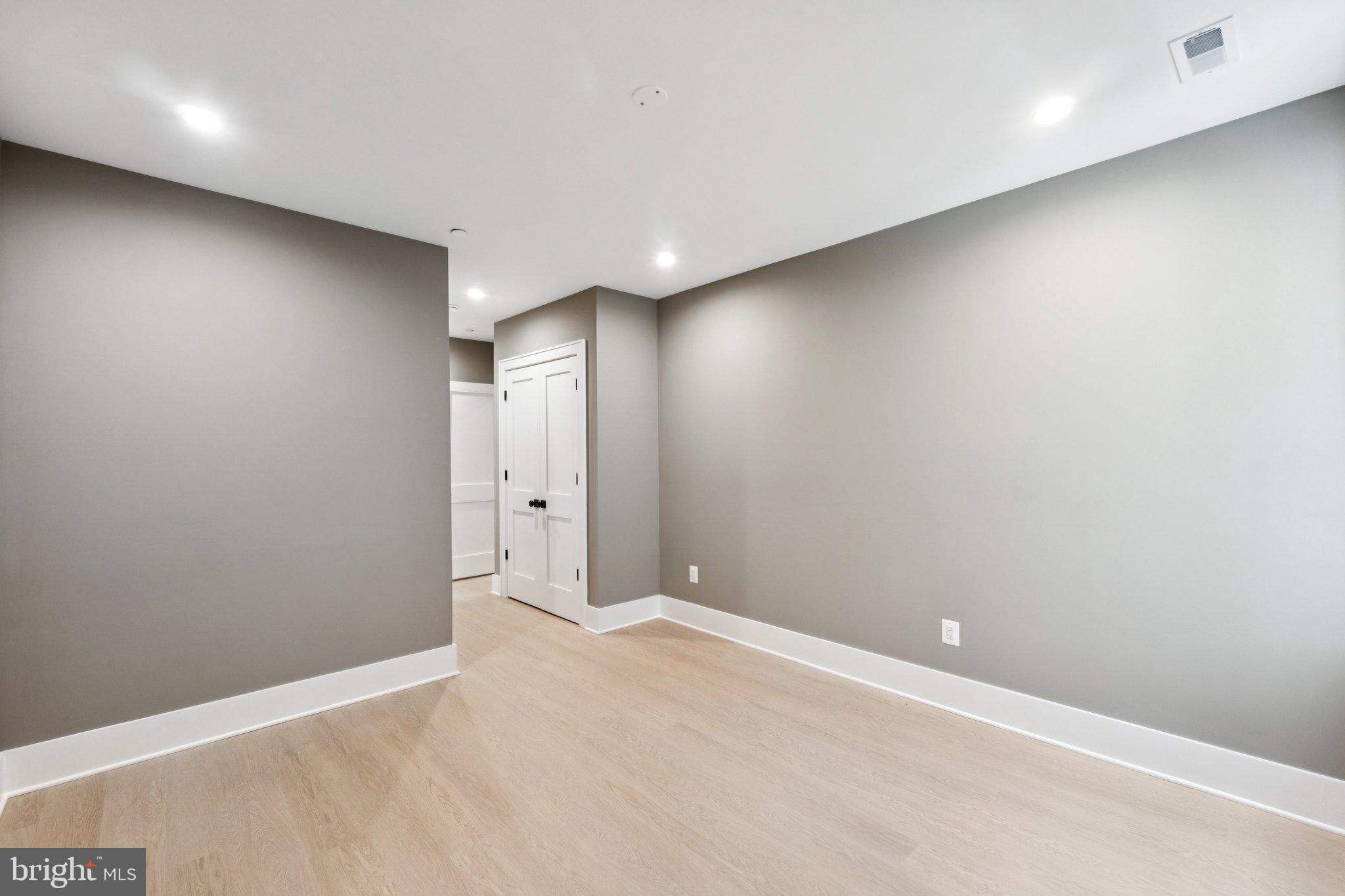 CHARRED OAK ESTATES - Residential