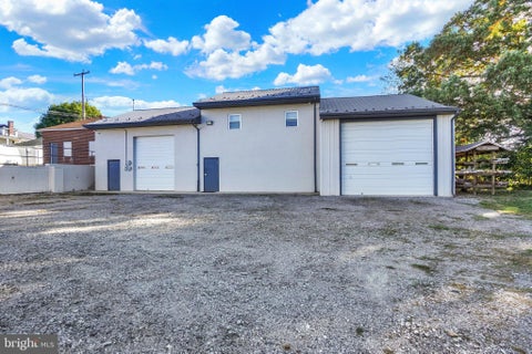 Photo of 728 W Wallick Lane, RED LION, PA 17356 (MLS # PAYK2113906)