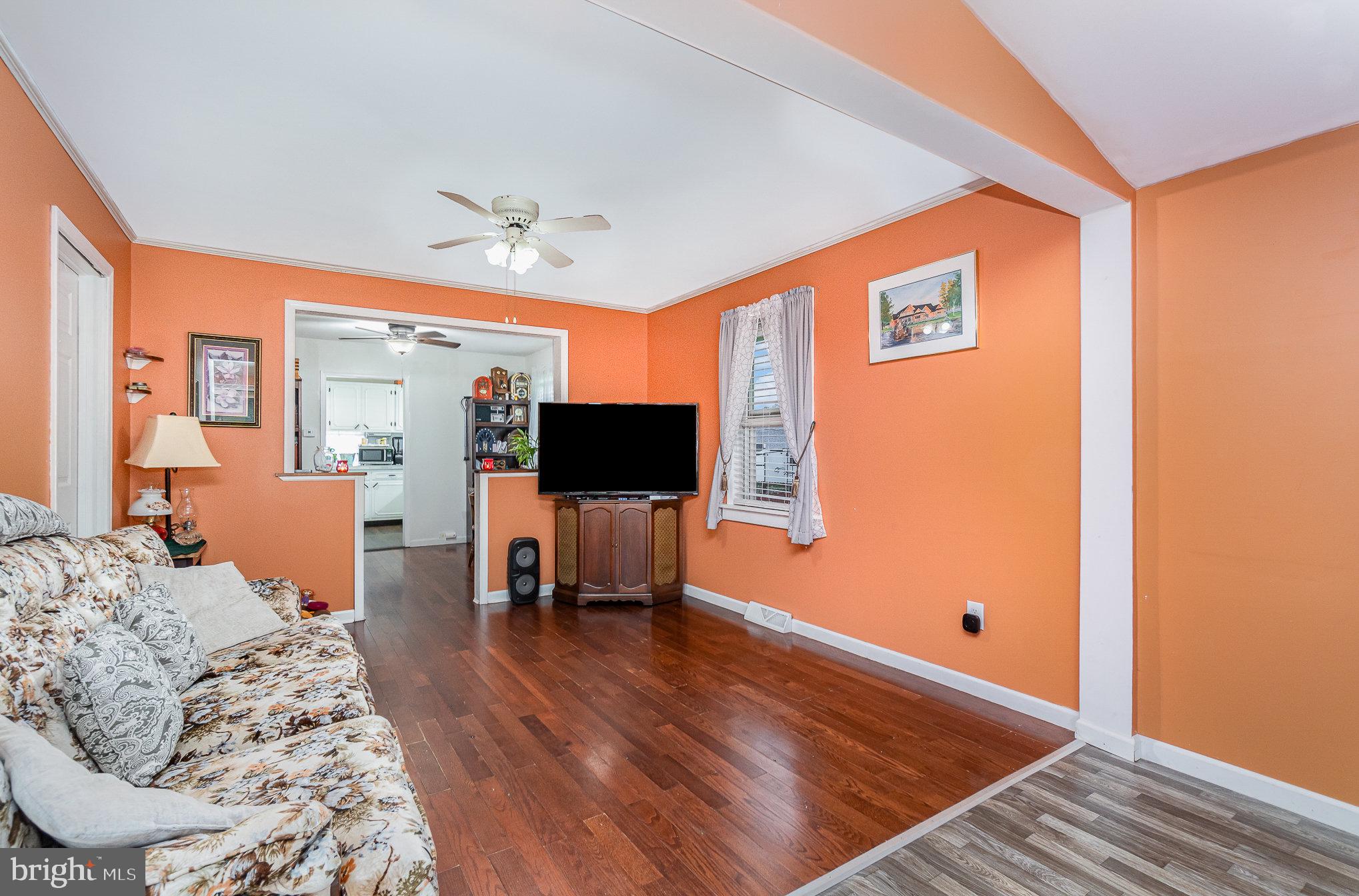 103 S CHESTNUT