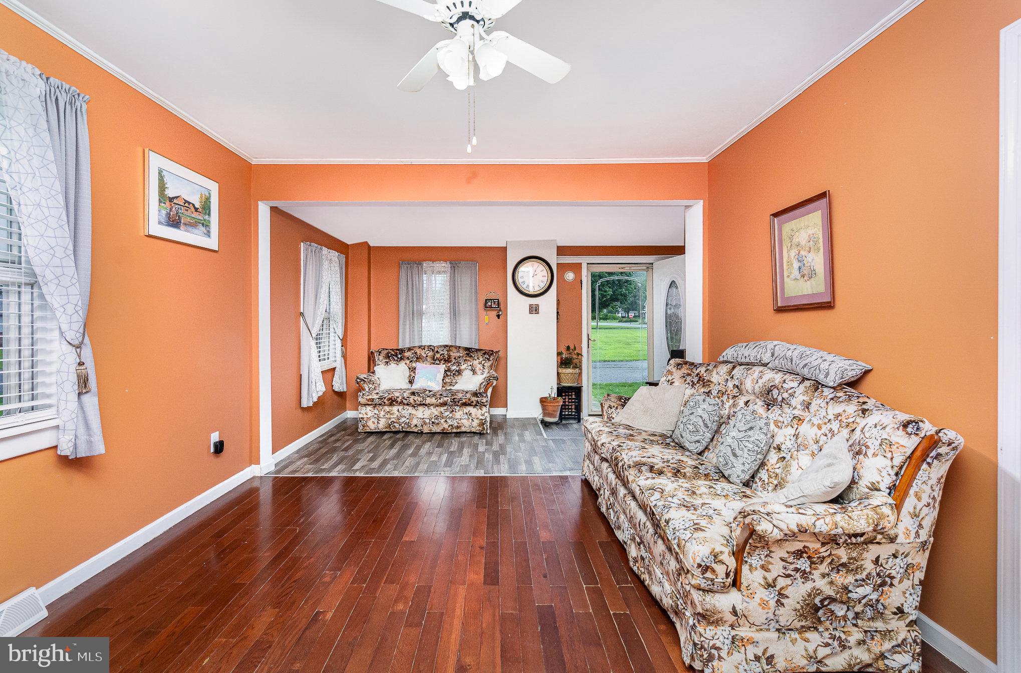103 S CHESTNUT