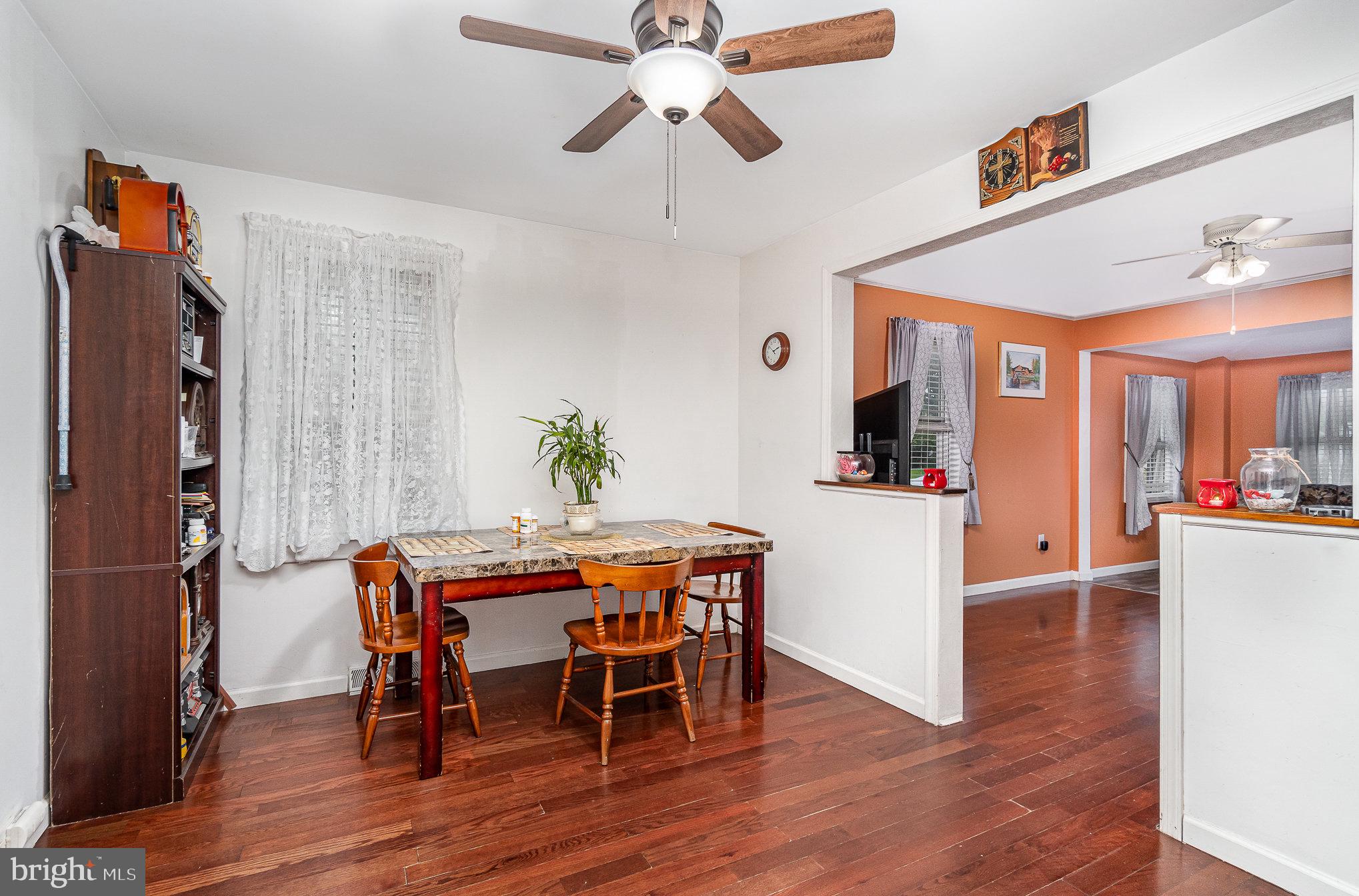 103 S CHESTNUT