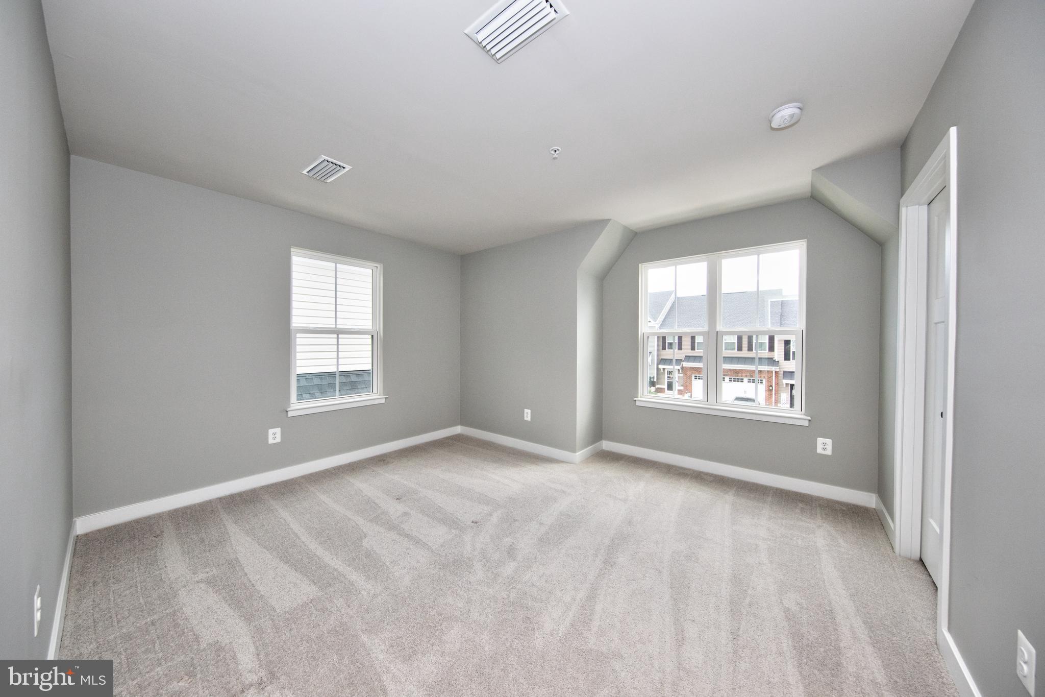 JAMES RUN CARRIAGE HOMES - Residential