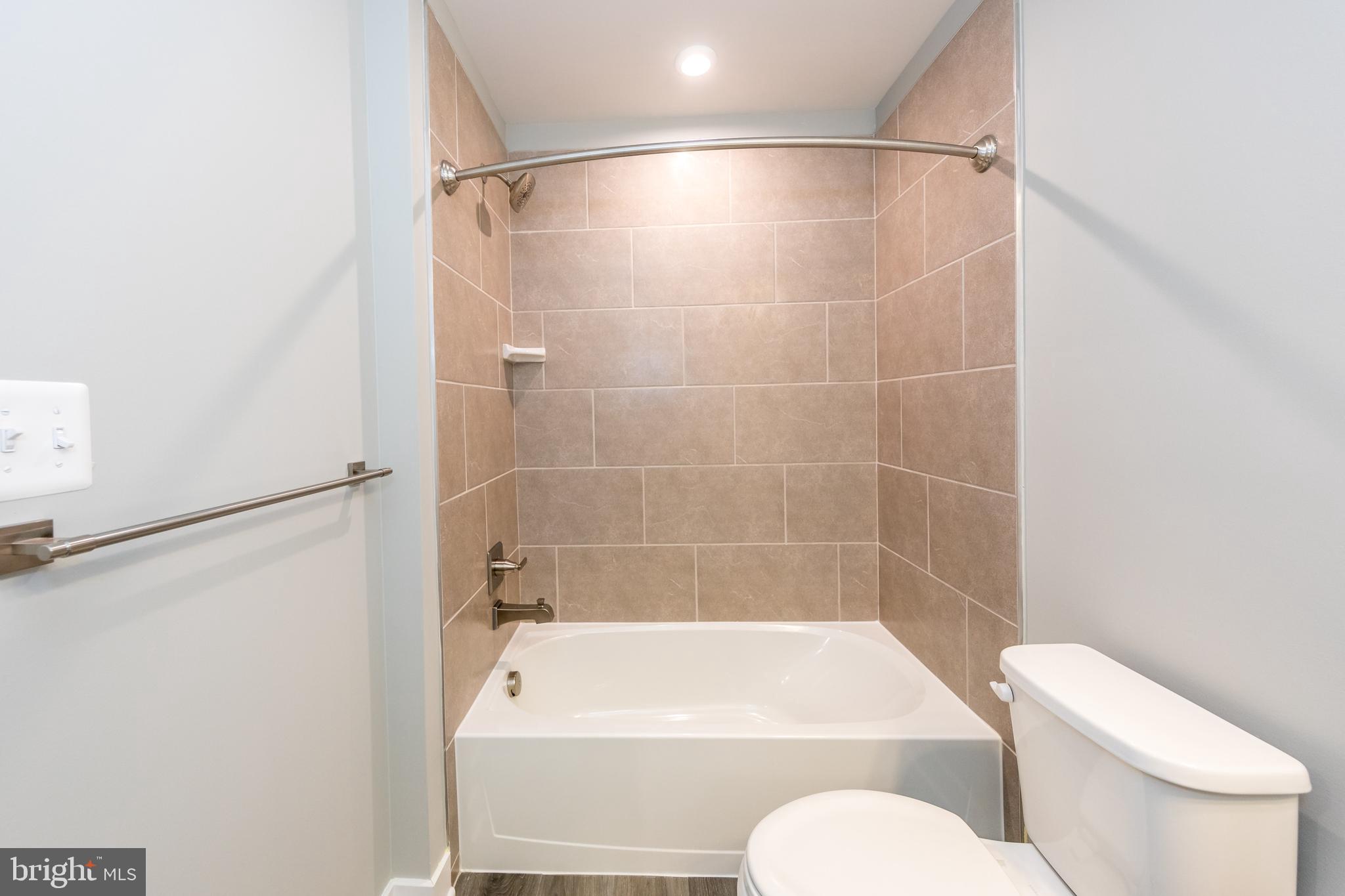 JAMES RUN CARRIAGE HOMES - Residential