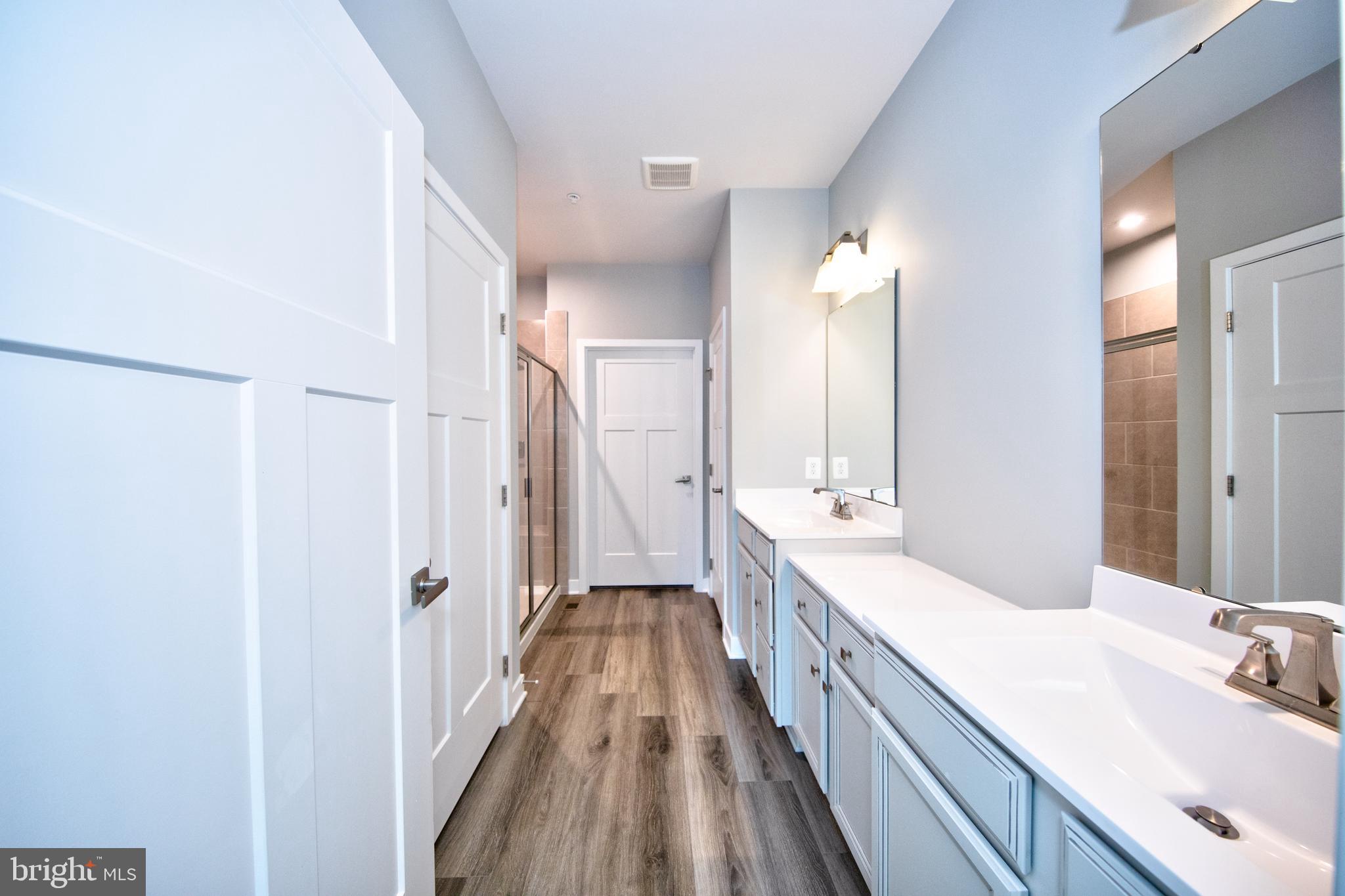 JAMES RUN CARRIAGE HOMES - Residential