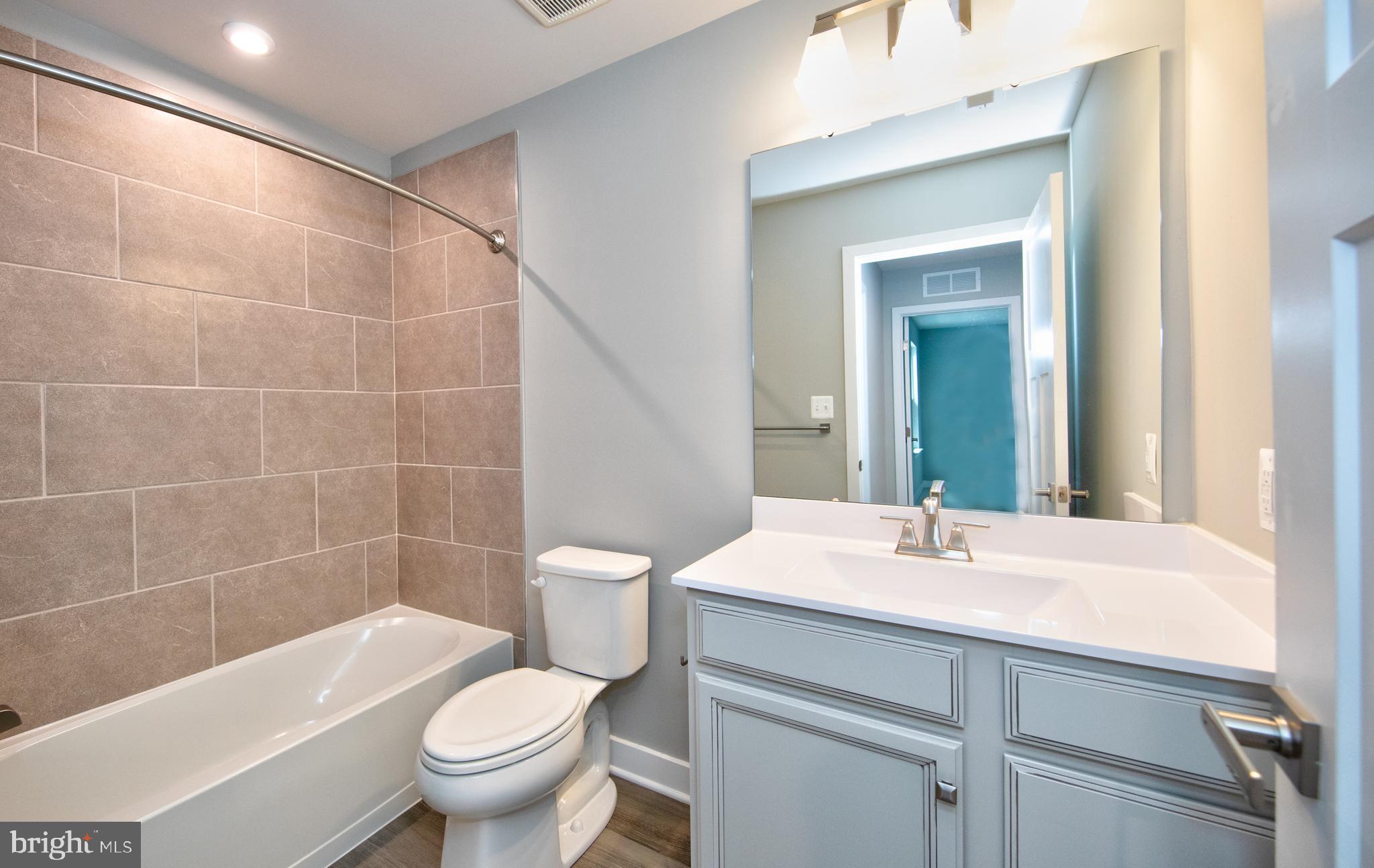 JAMES RUN CARRIAGE HOMES - Residential