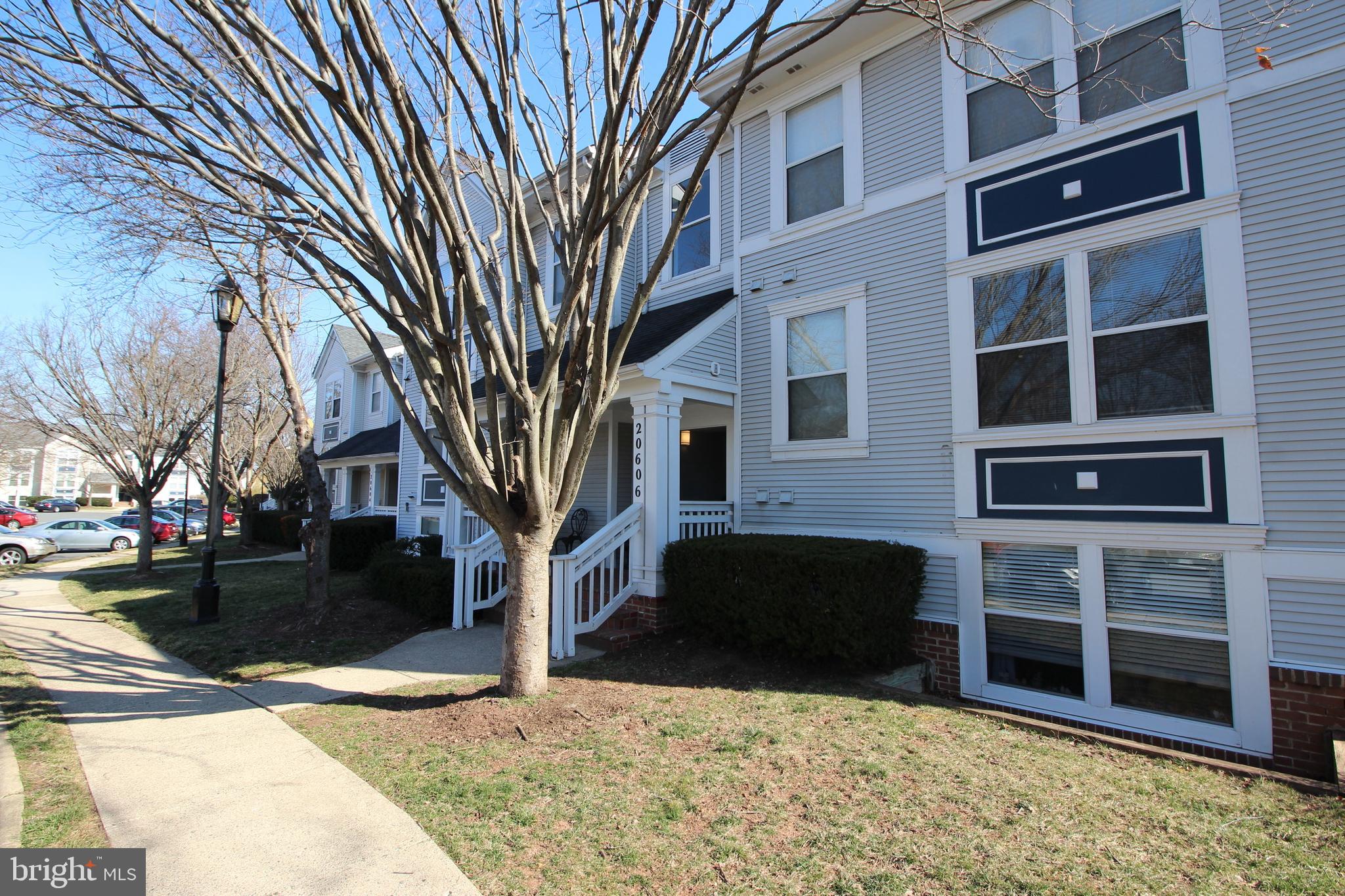 ASHBURN VILLAGE - Residential Lease