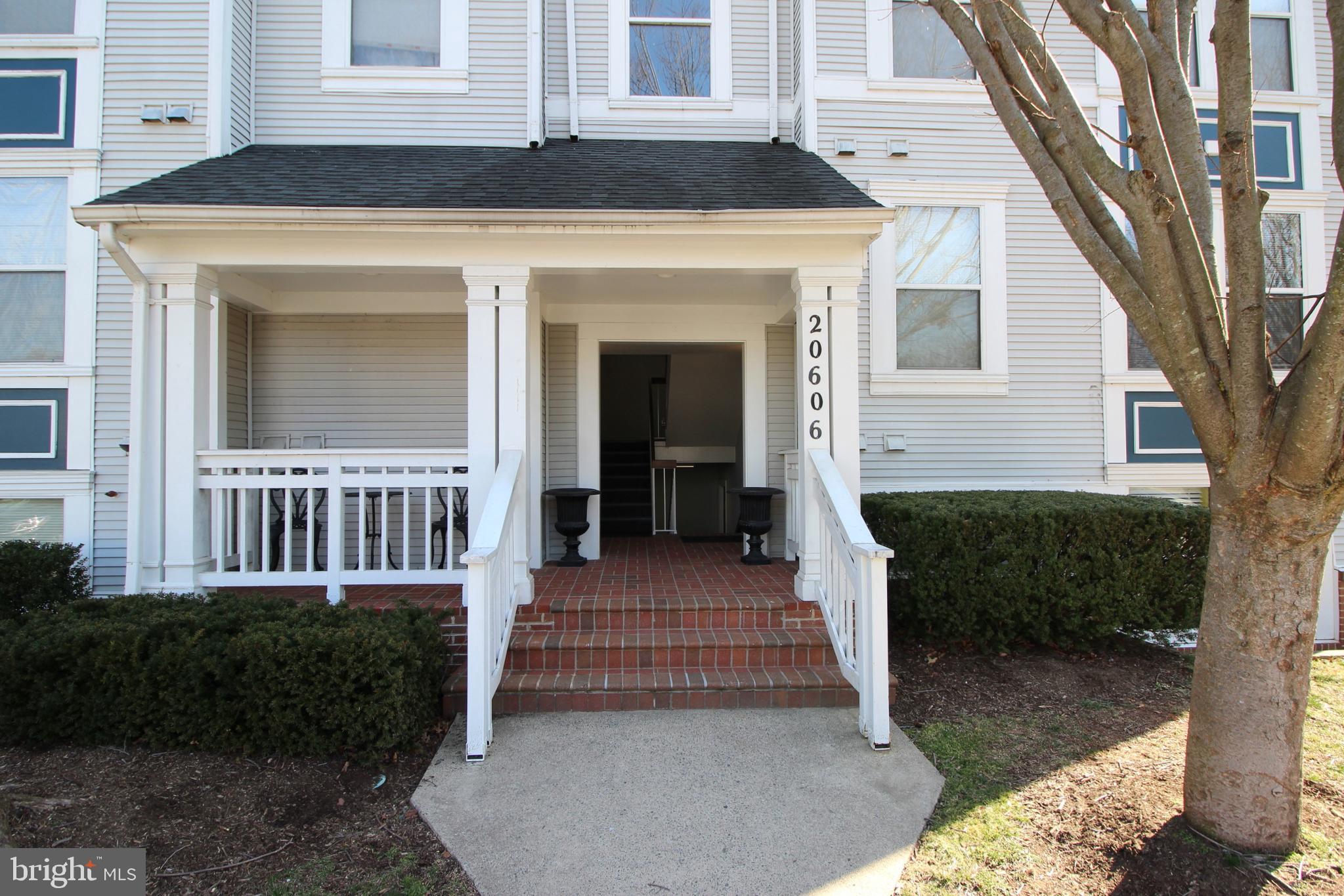 ASHBURN VILLAGE - Residential Lease