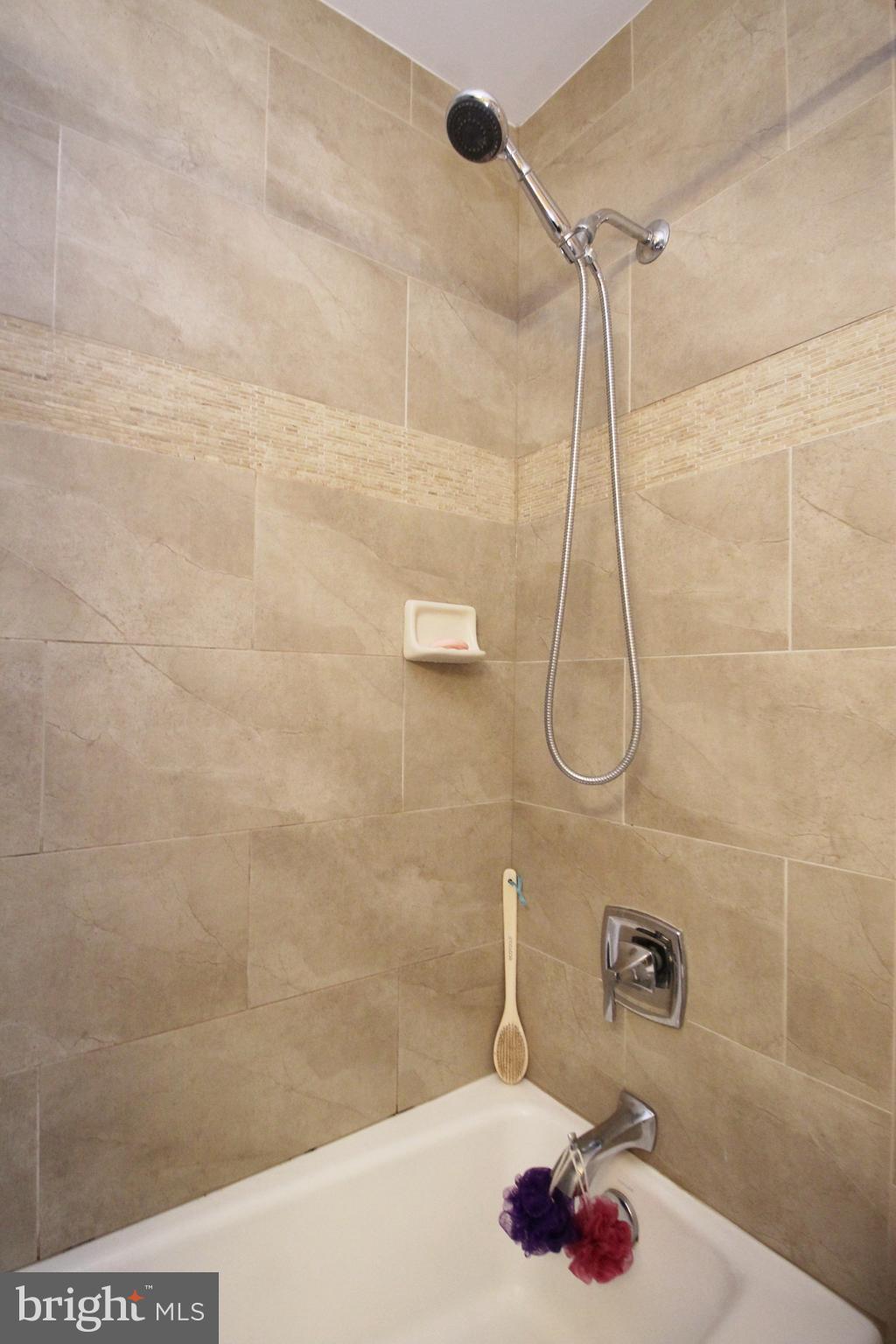 ASHBURN VILLAGE - Residential Lease