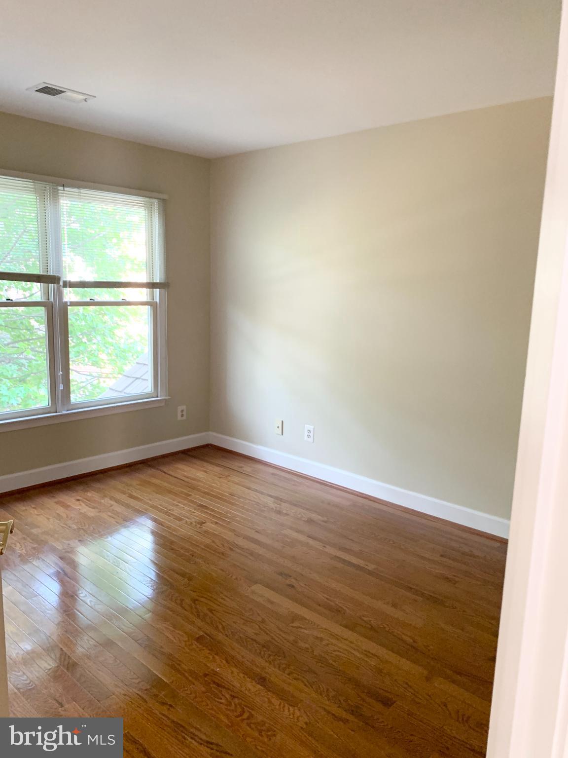 KENTLANDS - Residential Lease