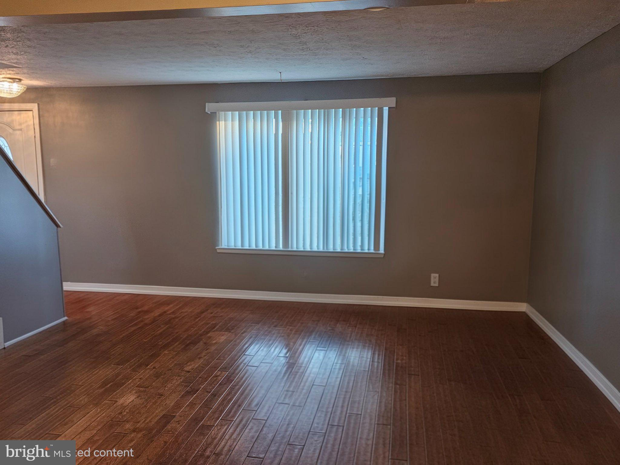 1822 LAWNVIEW DRIVE