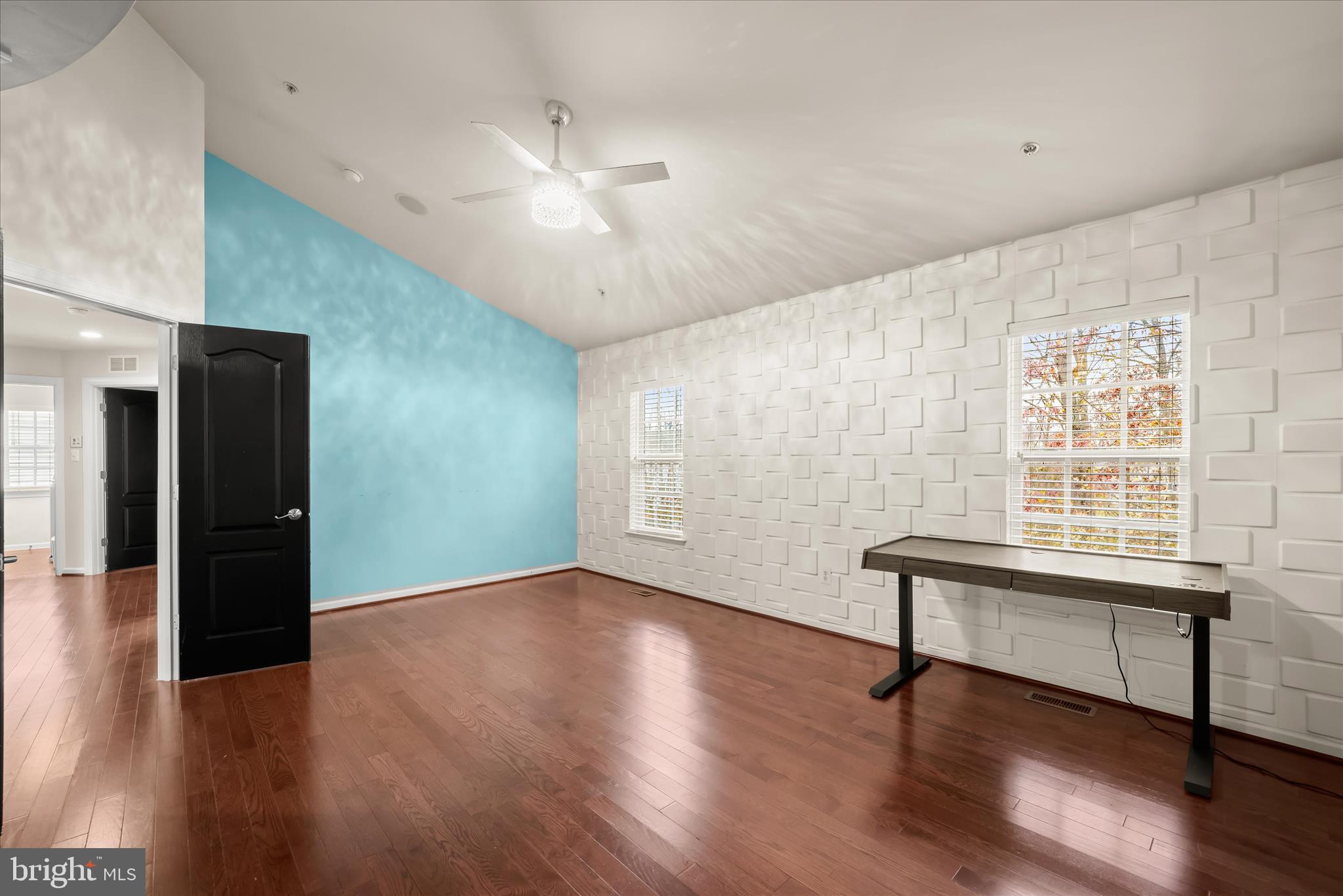 SAVANNAH VILLAGE - Residential