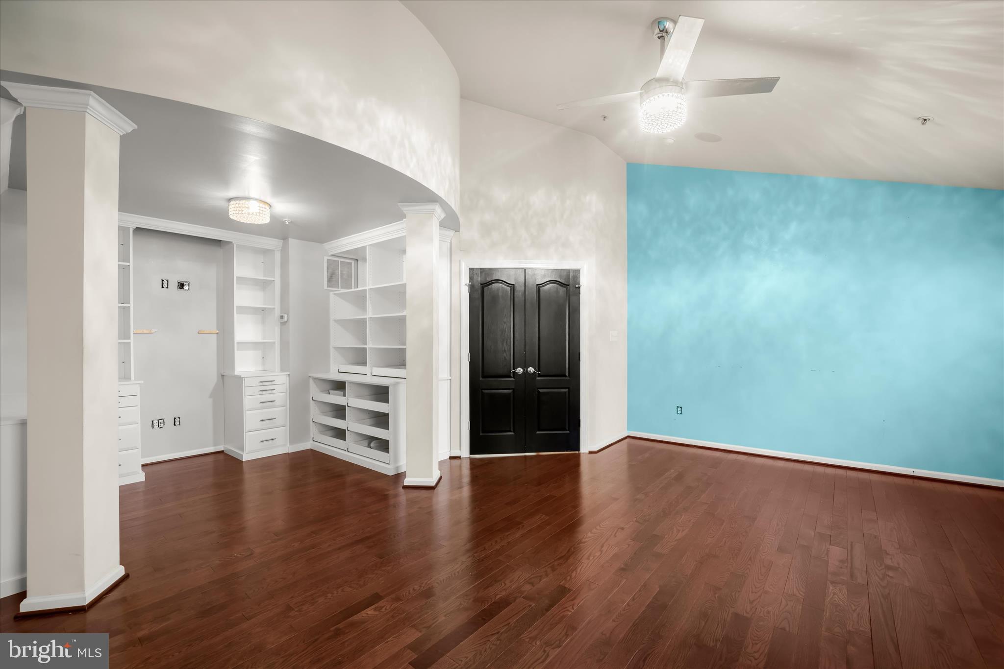 SAVANNAH VILLAGE - Residential