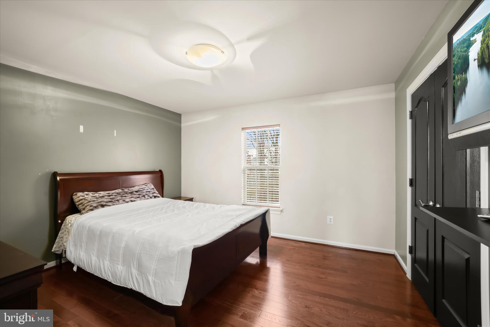 SAVANNAH VILLAGE - Residential