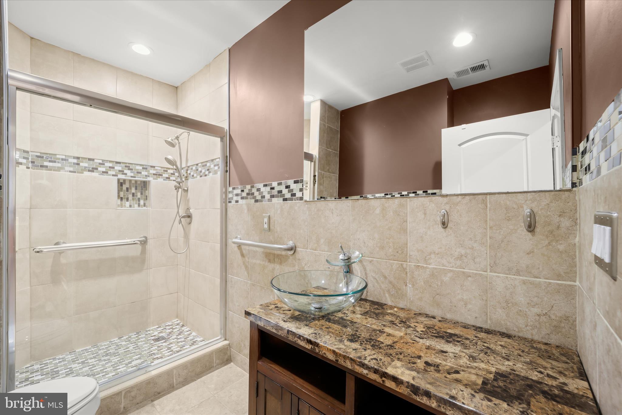 SAVANNAH VILLAGE - Residential