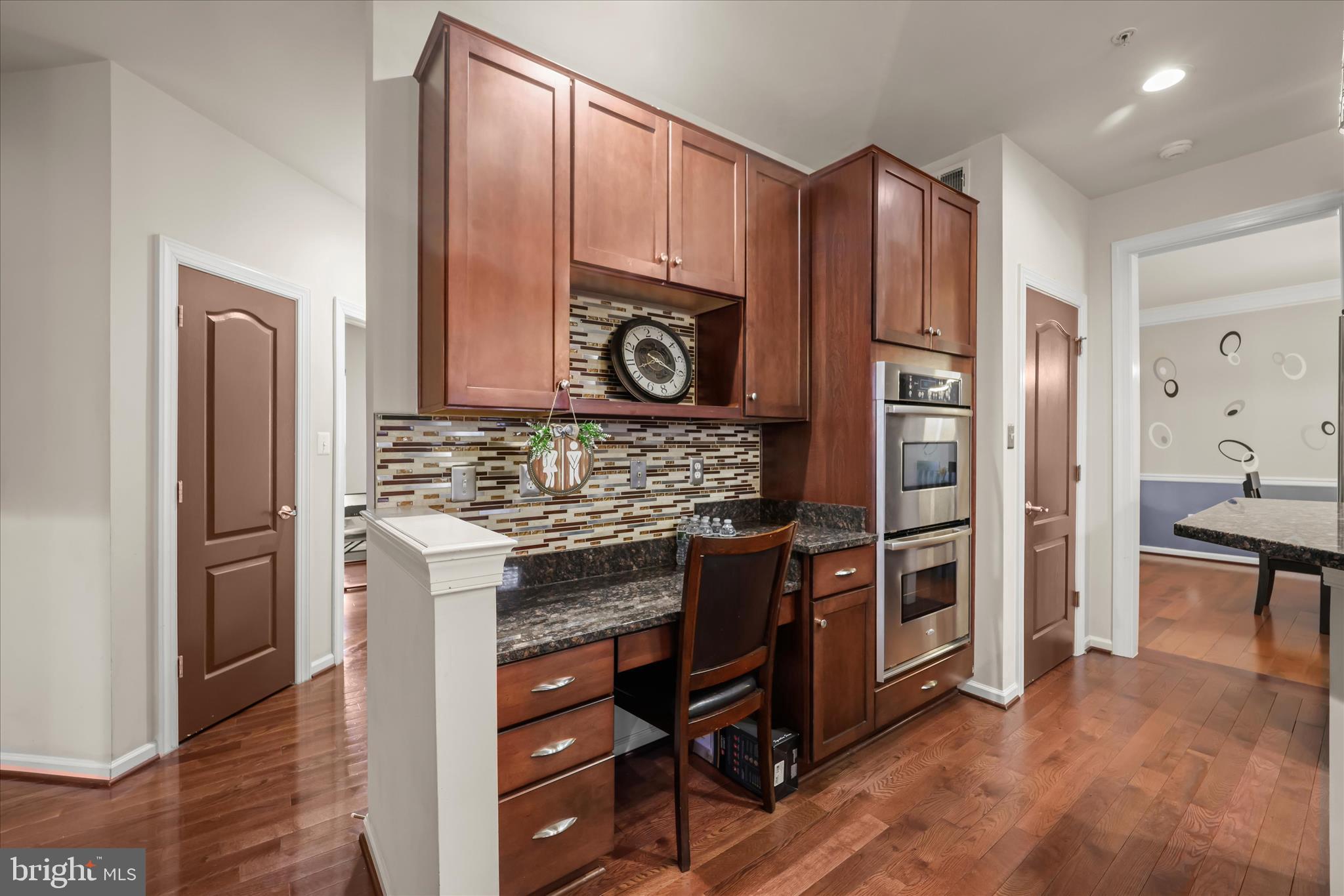 SAVANNAH VILLAGE - Residential