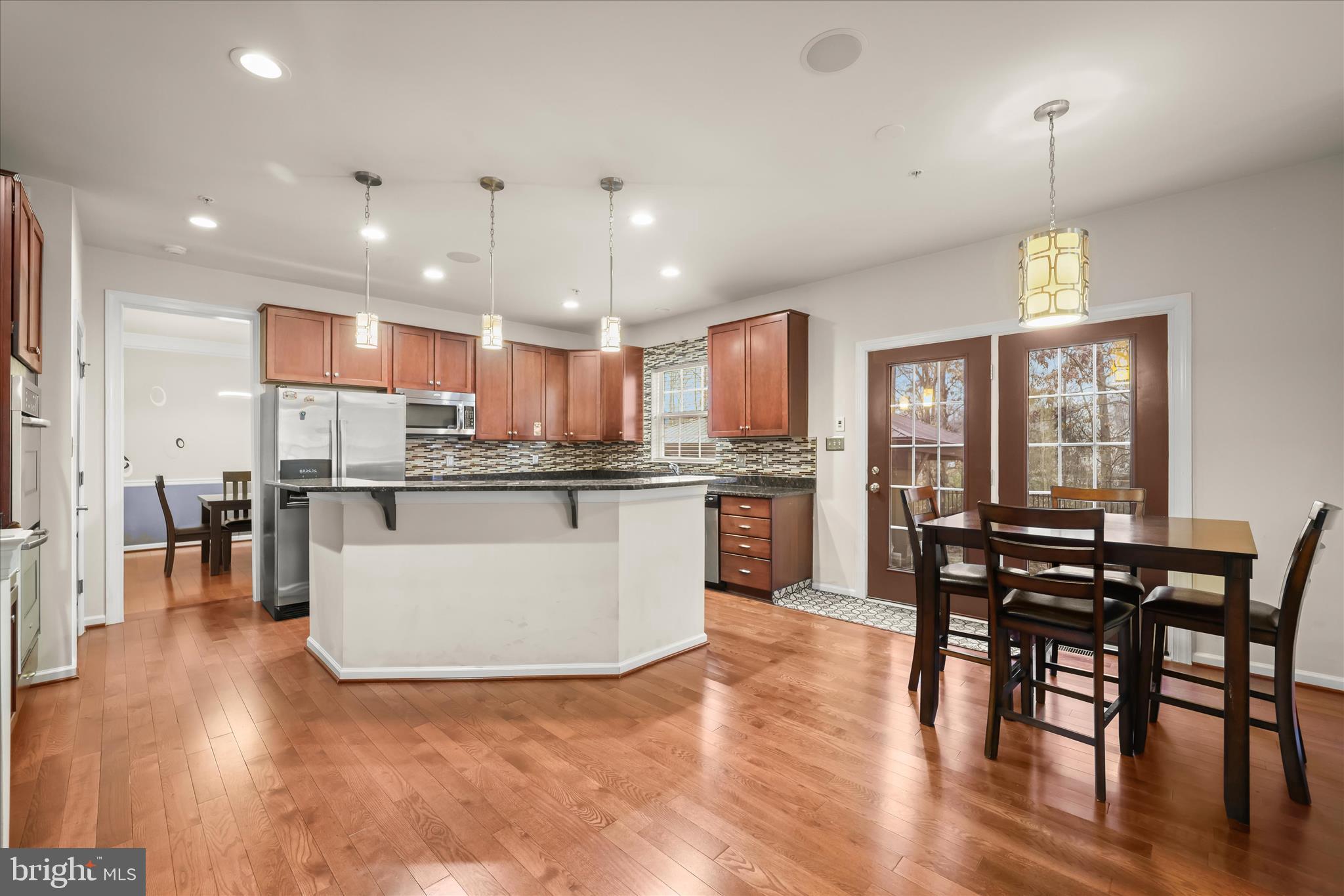 SAVANNAH VILLAGE - Residential