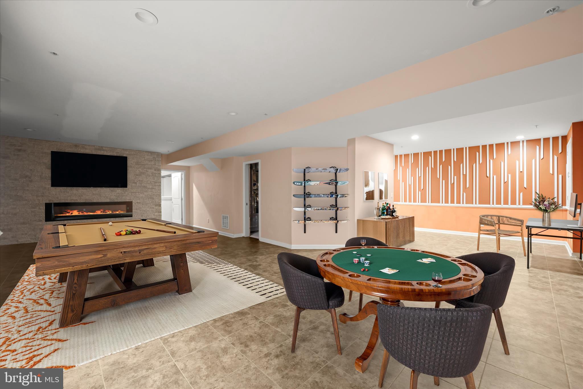 SAVANNAH VILLAGE - Residential