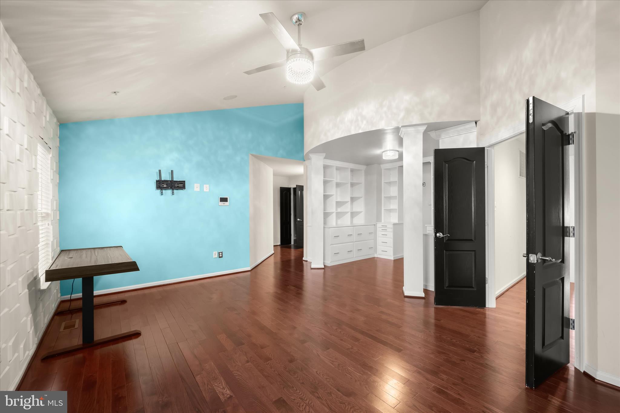 SAVANNAH VILLAGE - Residential