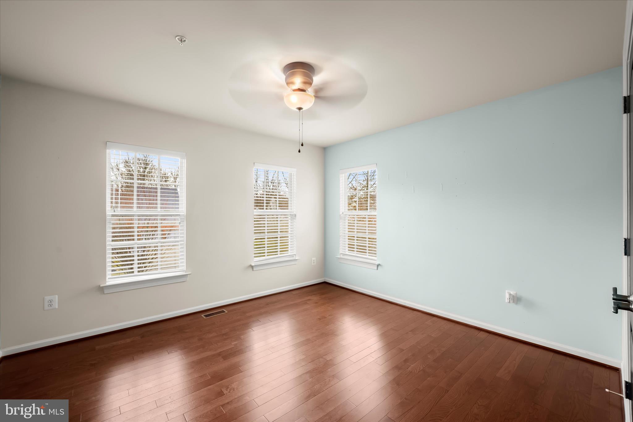 SAVANNAH VILLAGE - Residential