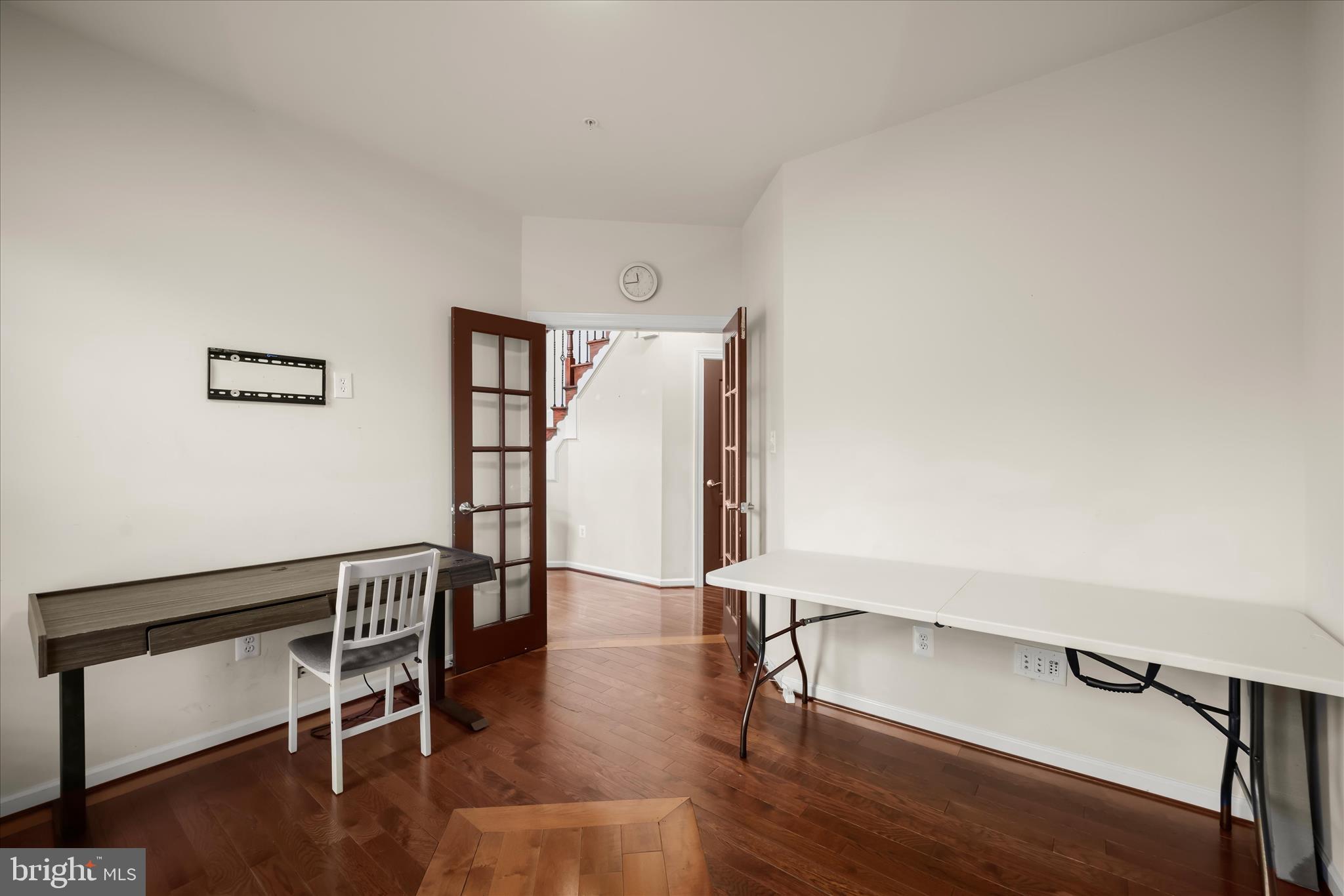 SAVANNAH VILLAGE - Residential