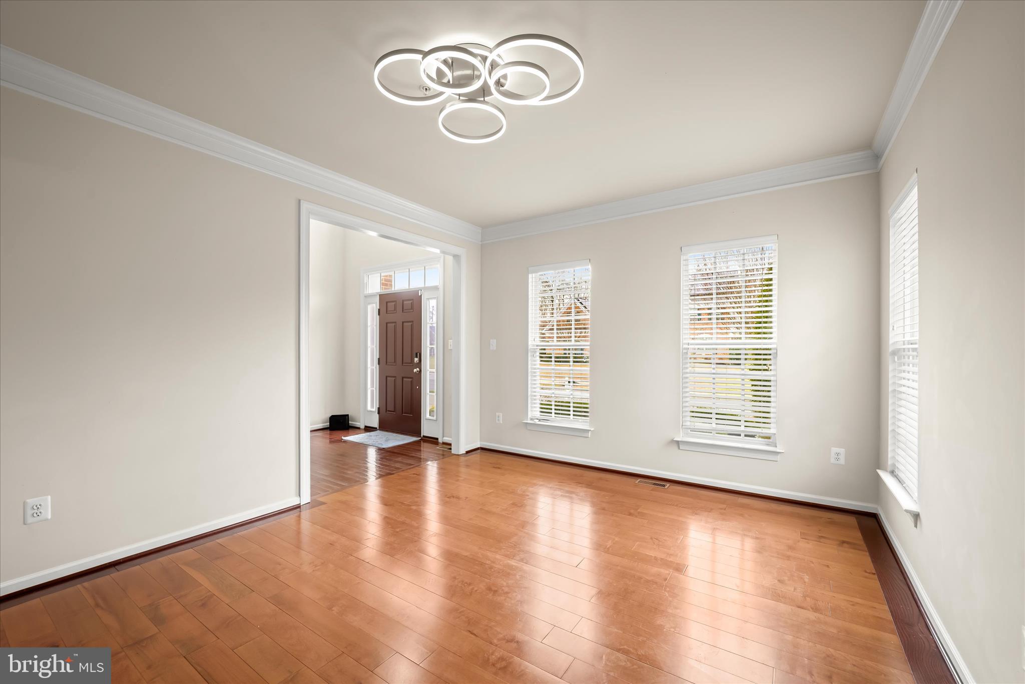 SAVANNAH VILLAGE - Residential