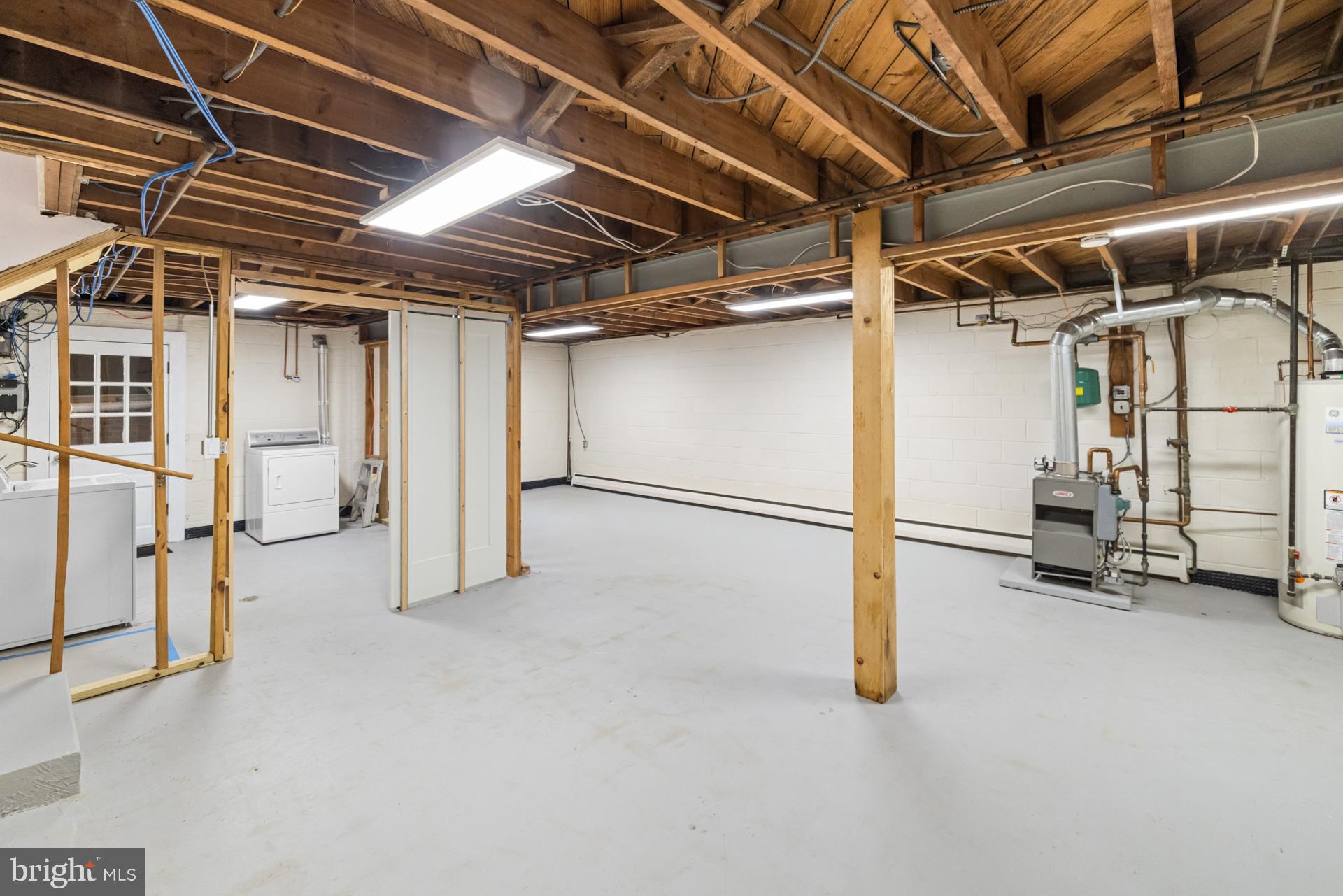 WINDHAM MANOR - Residential