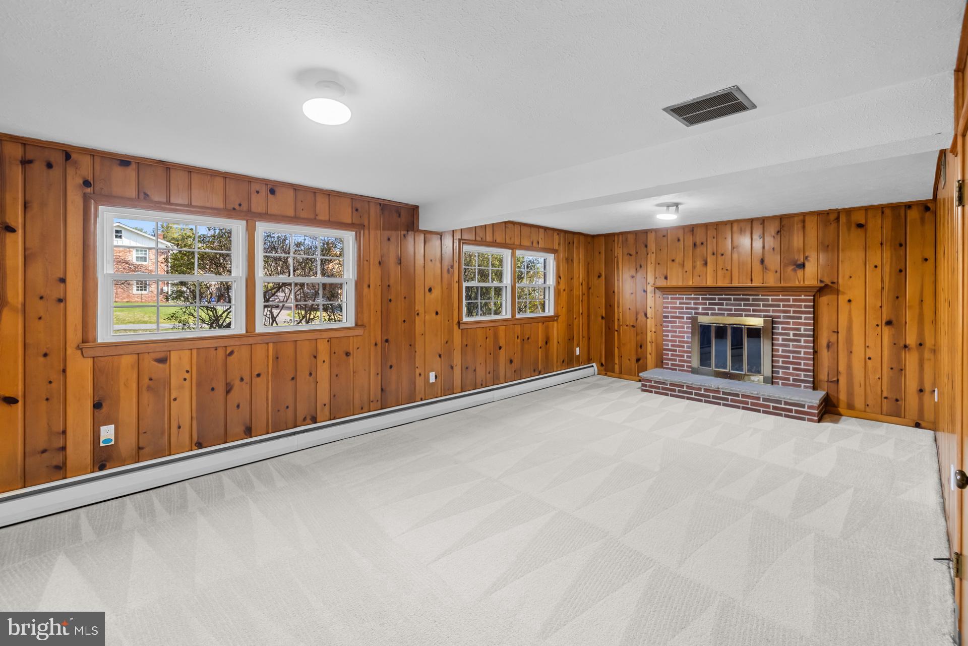 WINDHAM MANOR - Residential