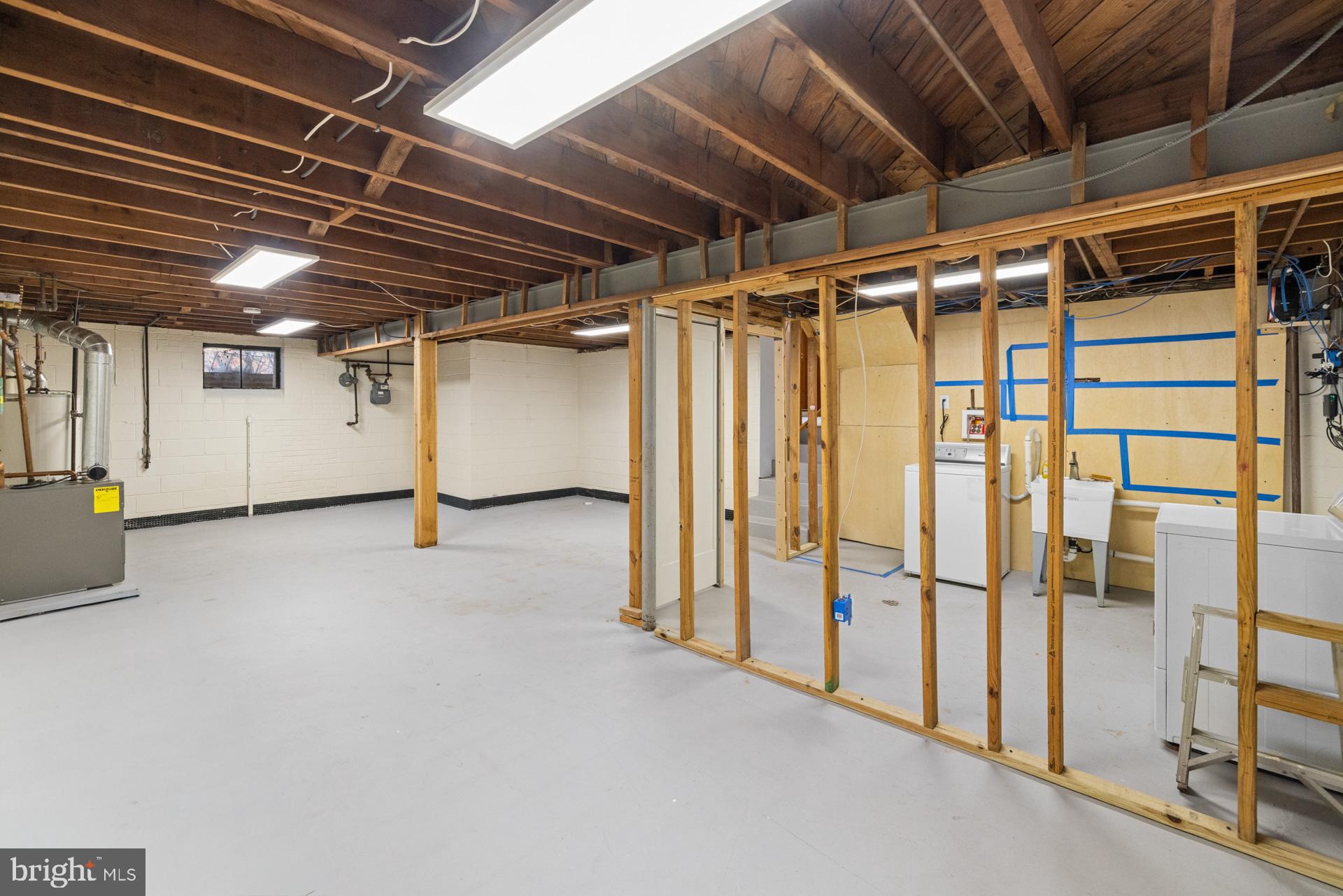 WINDHAM MANOR - Residential