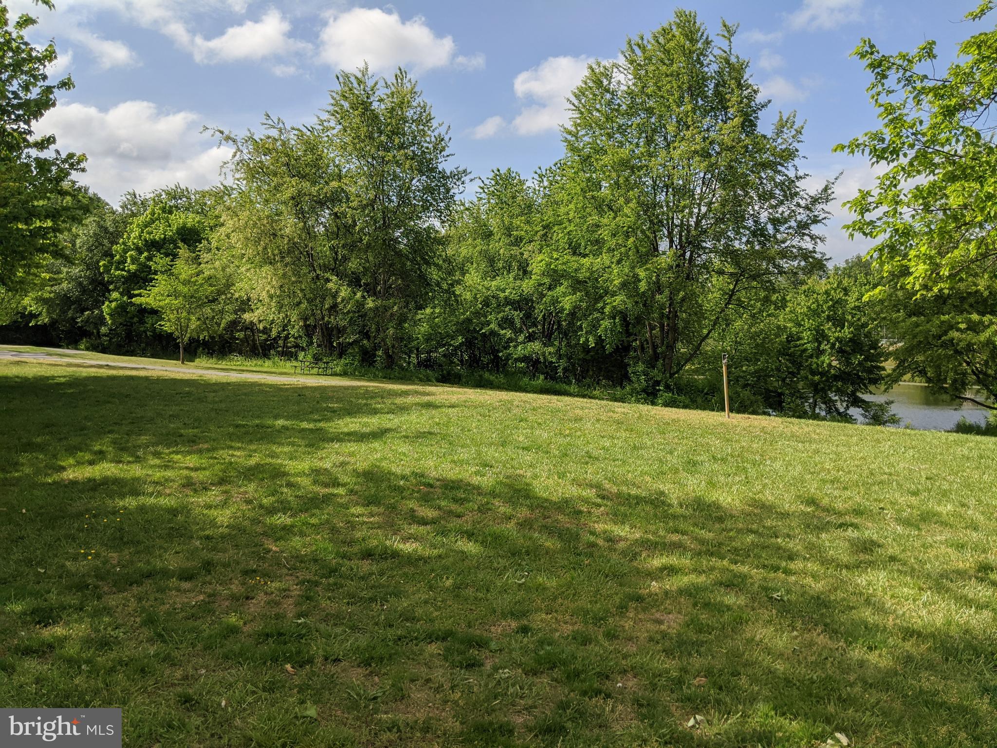 WINDHAM MANOR - Residential