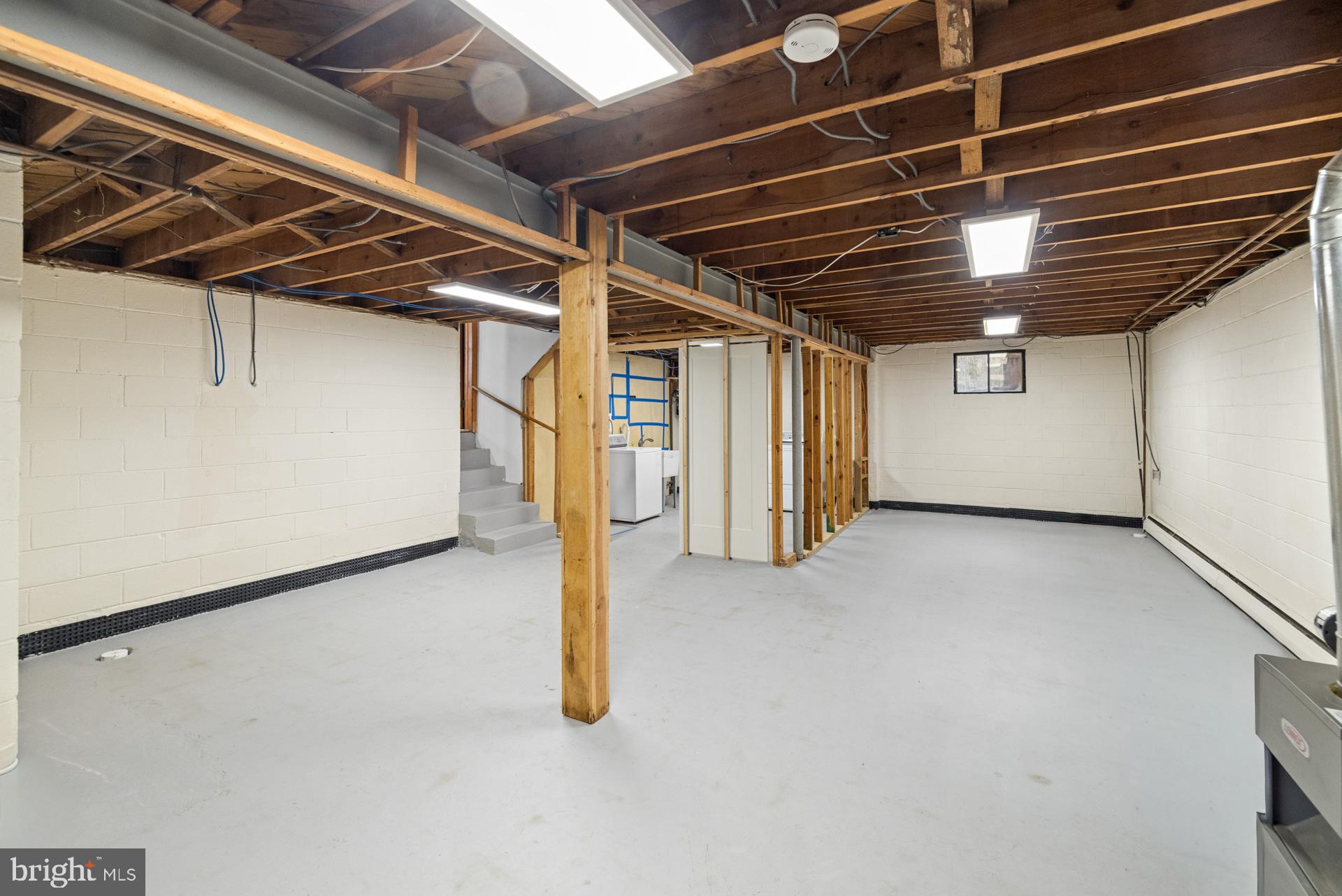 WINDHAM MANOR - Residential