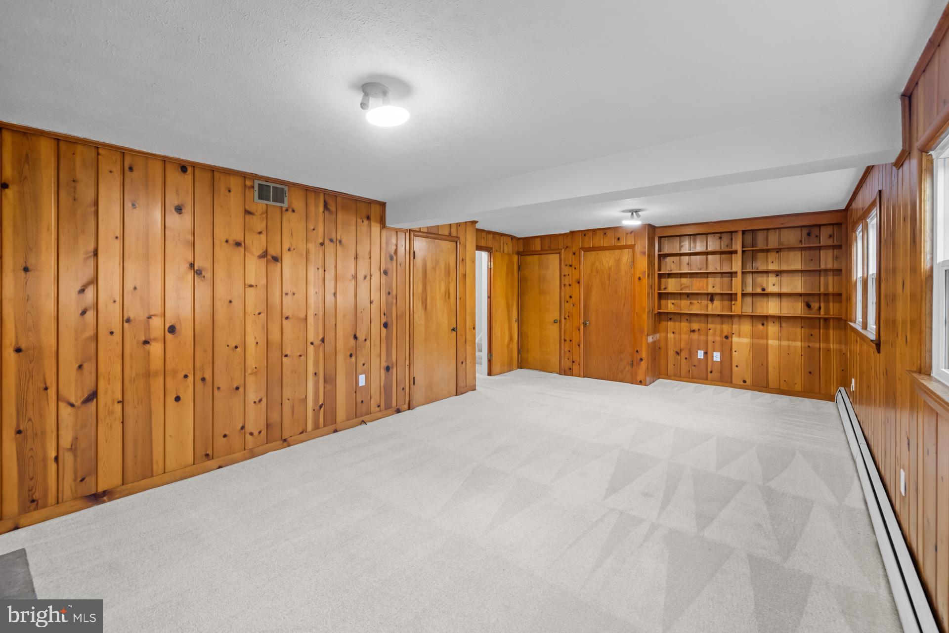 WINDHAM MANOR - Residential