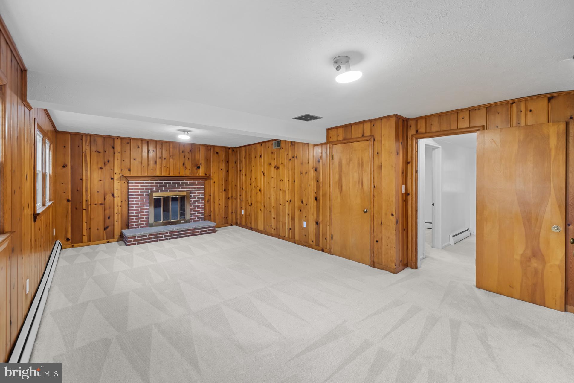 WINDHAM MANOR - Residential