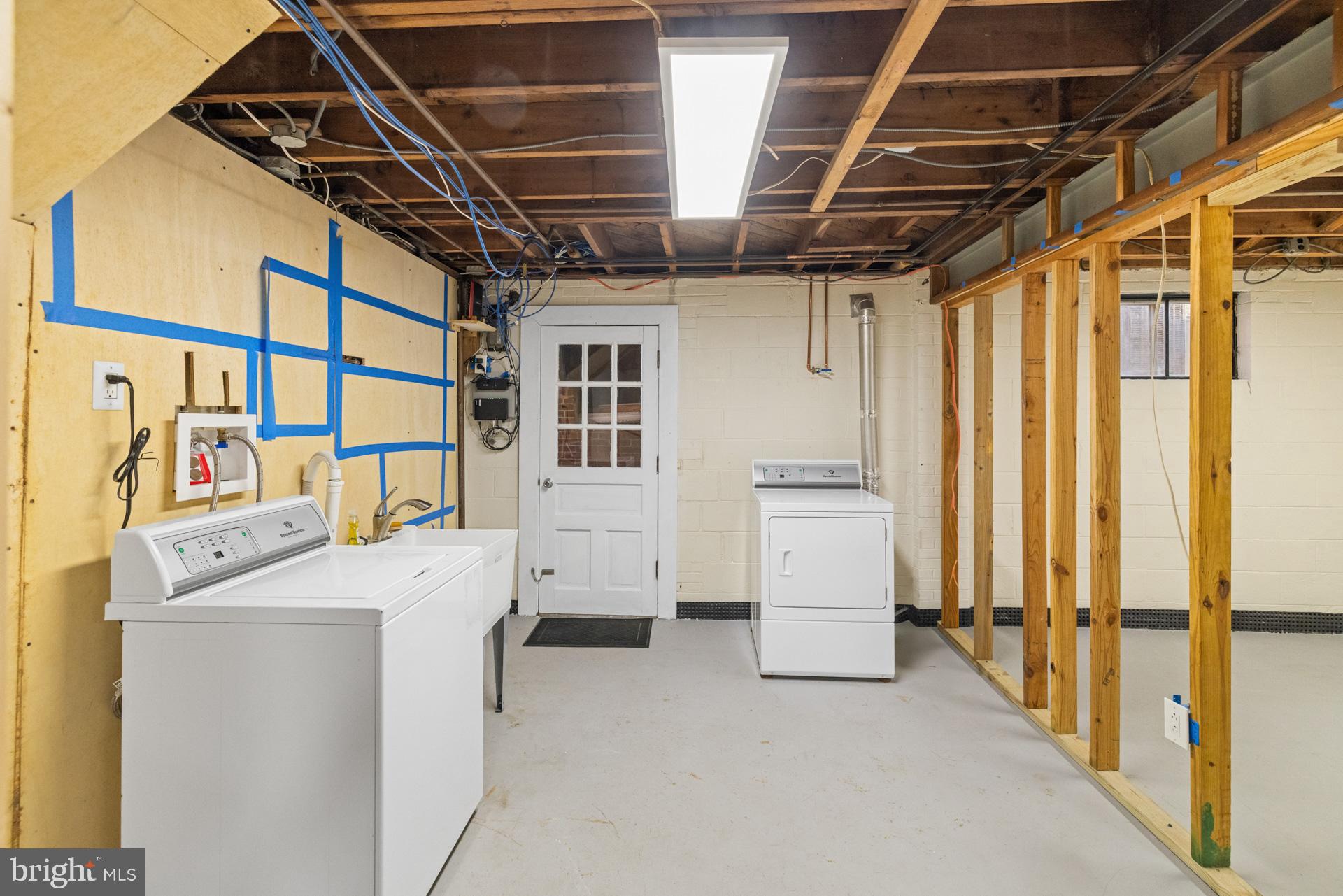 WINDHAM MANOR - Residential