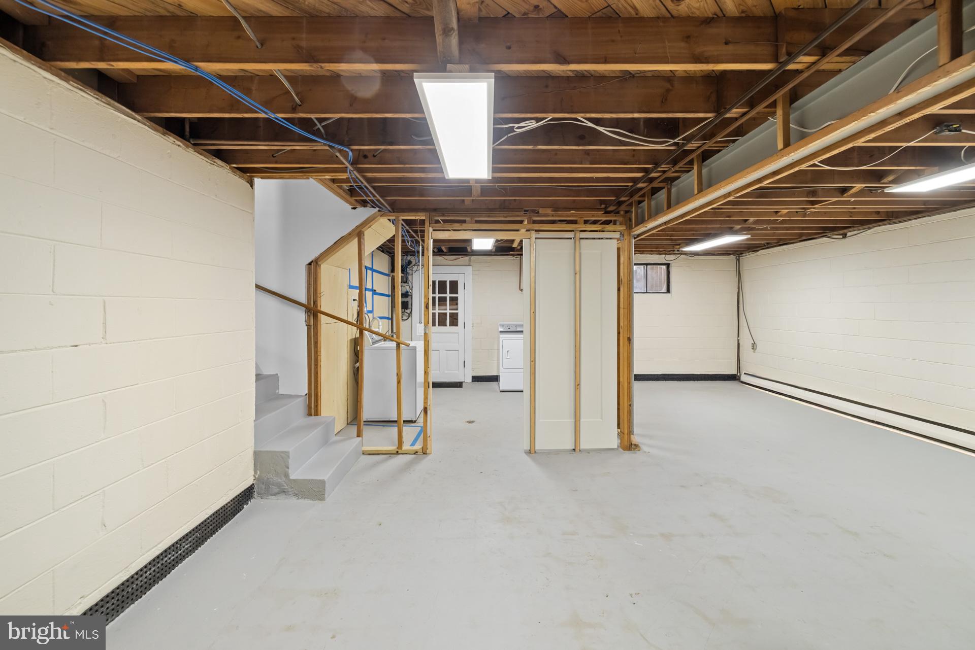 WINDHAM MANOR - Residential