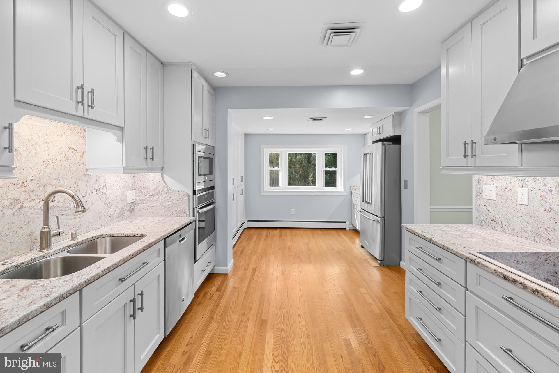 WINDHAM MANOR - Residential