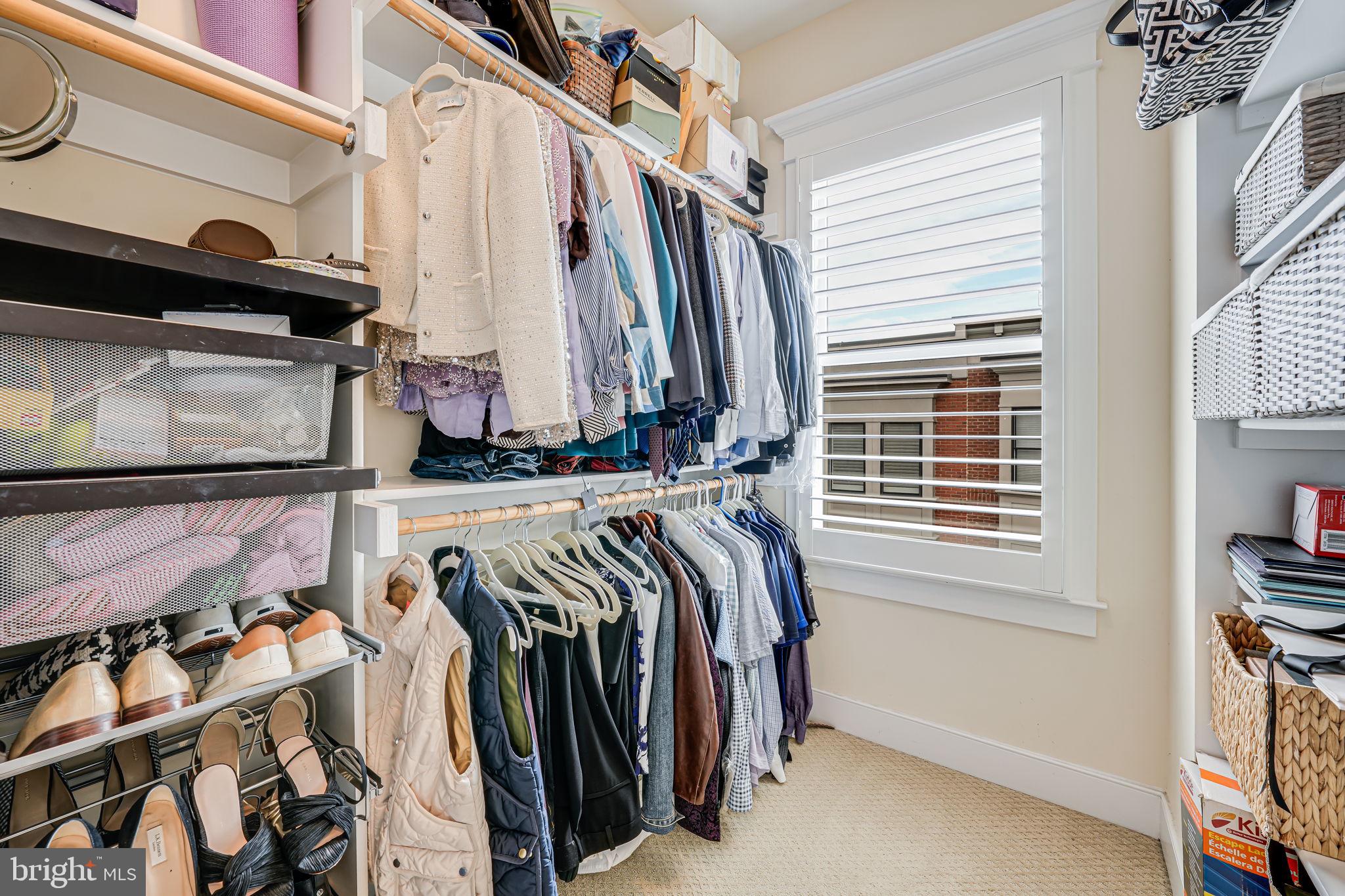 LYON VILLAGE - Residential