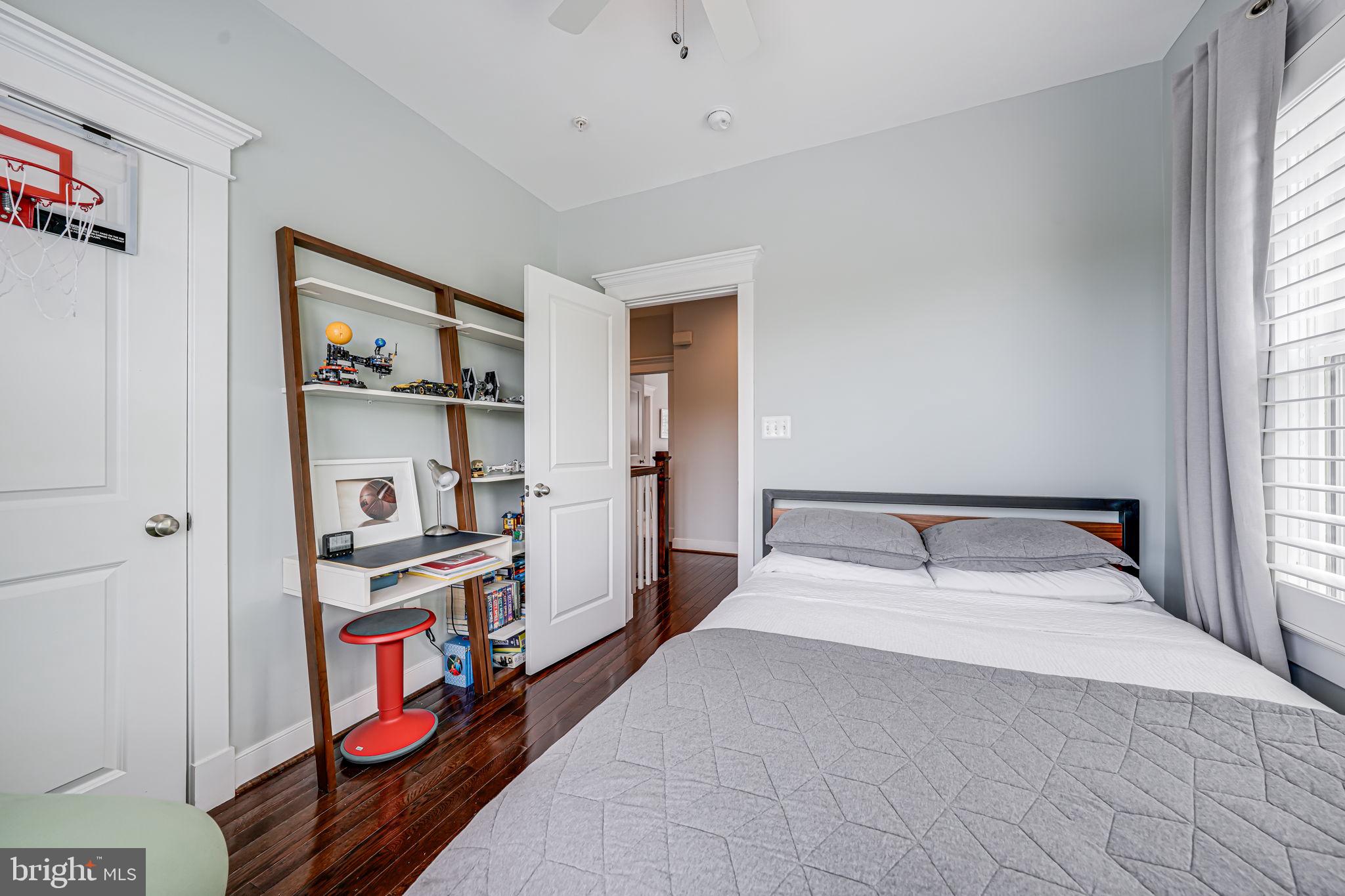 LYON VILLAGE - Residential