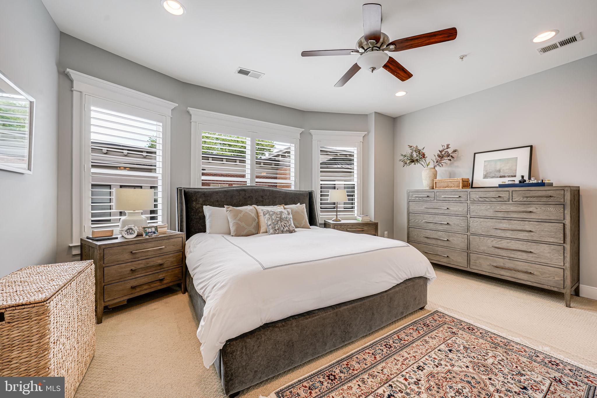 LYON VILLAGE - Residential