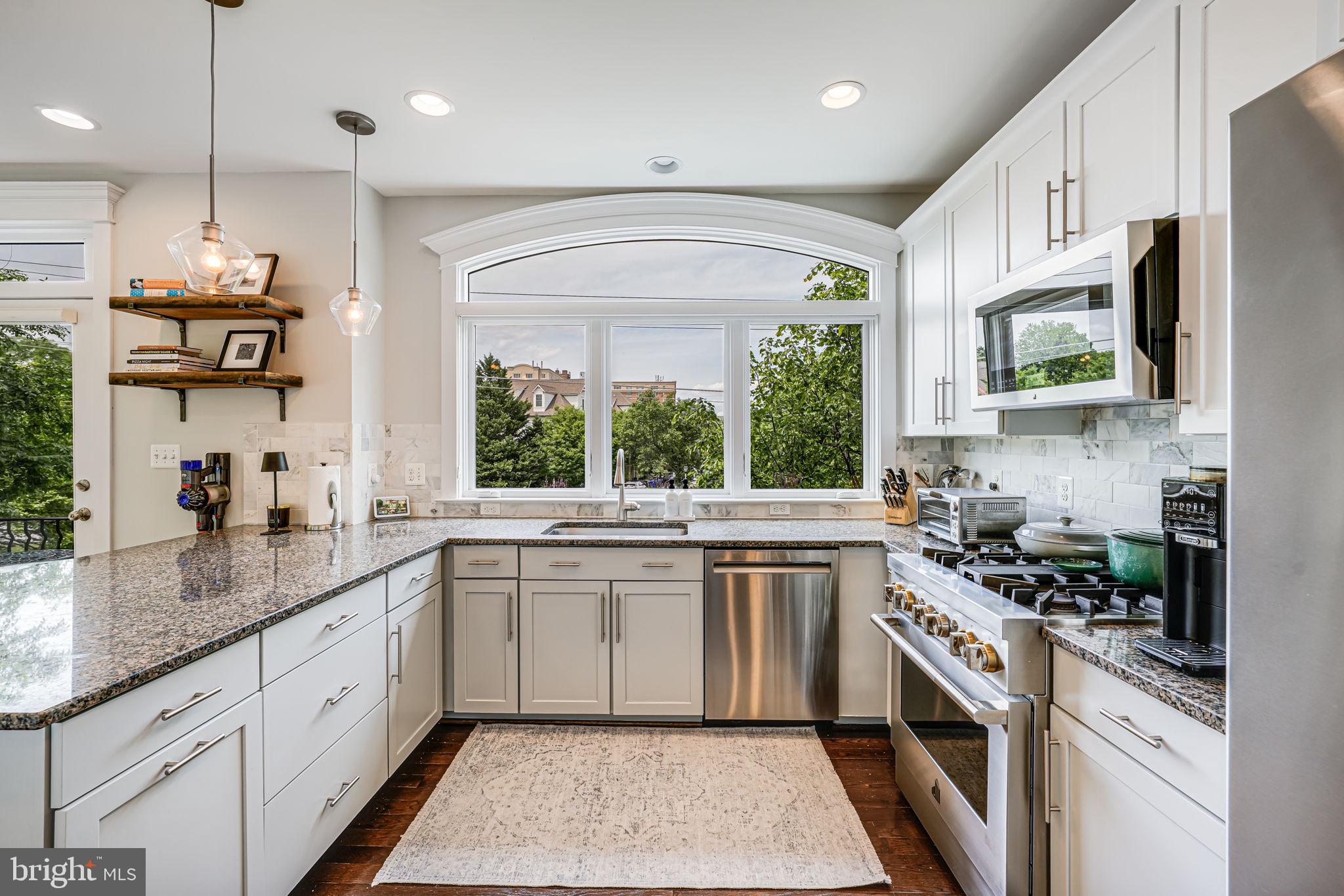 LYON VILLAGE - Residential