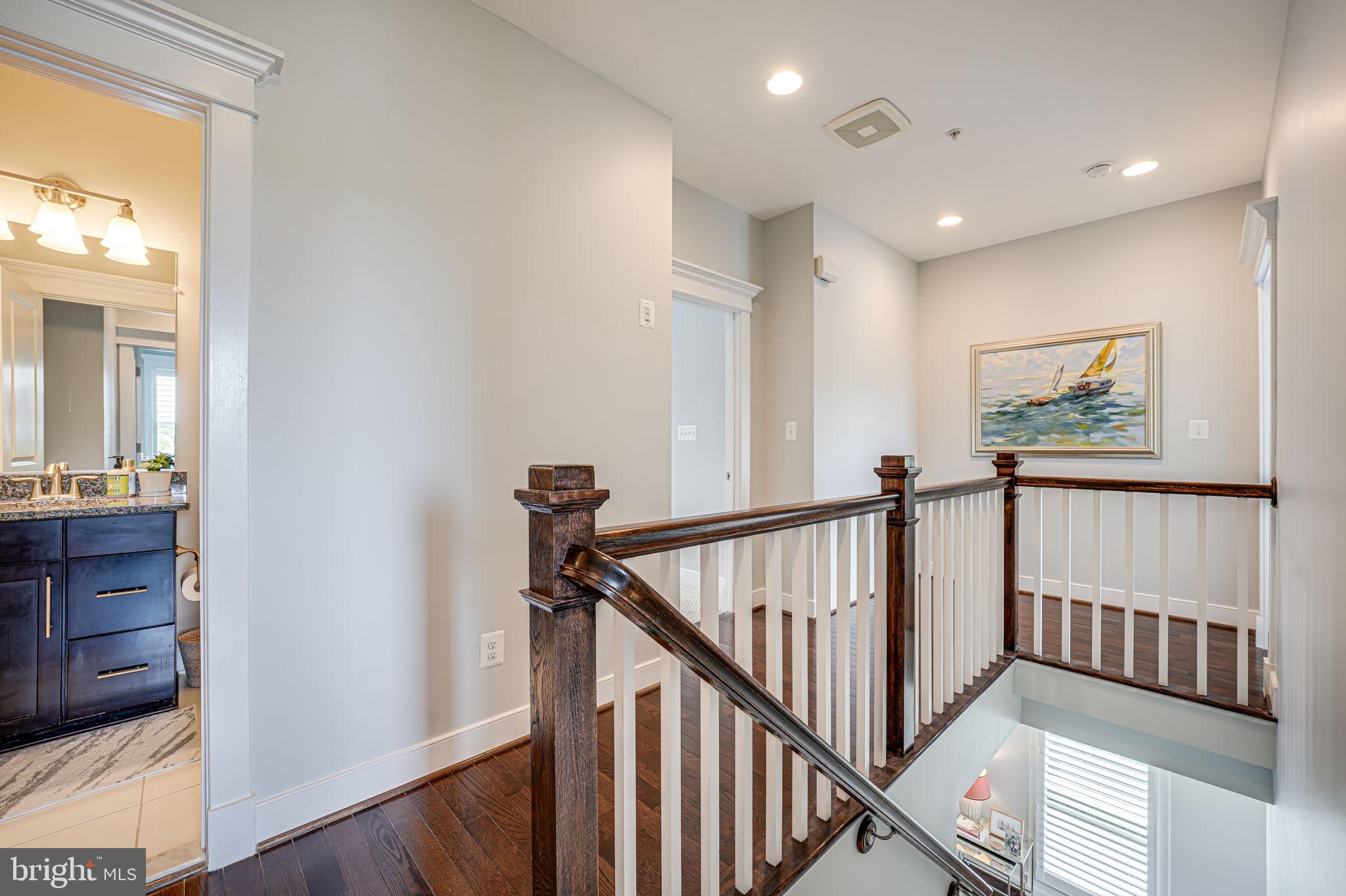 LYON VILLAGE - Residential