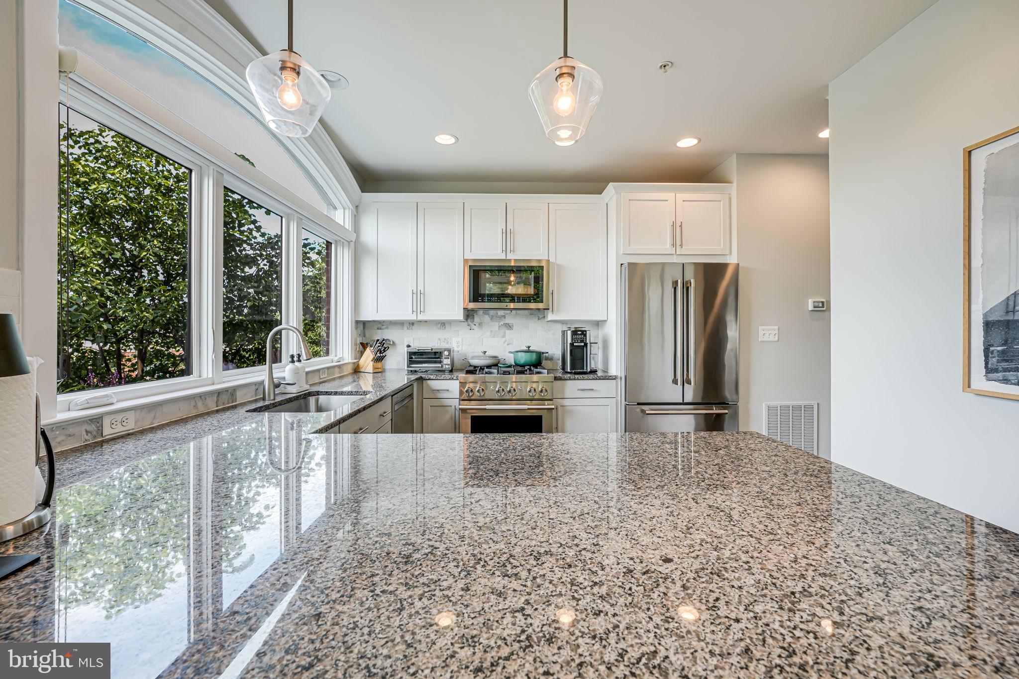 LYON VILLAGE - Residential