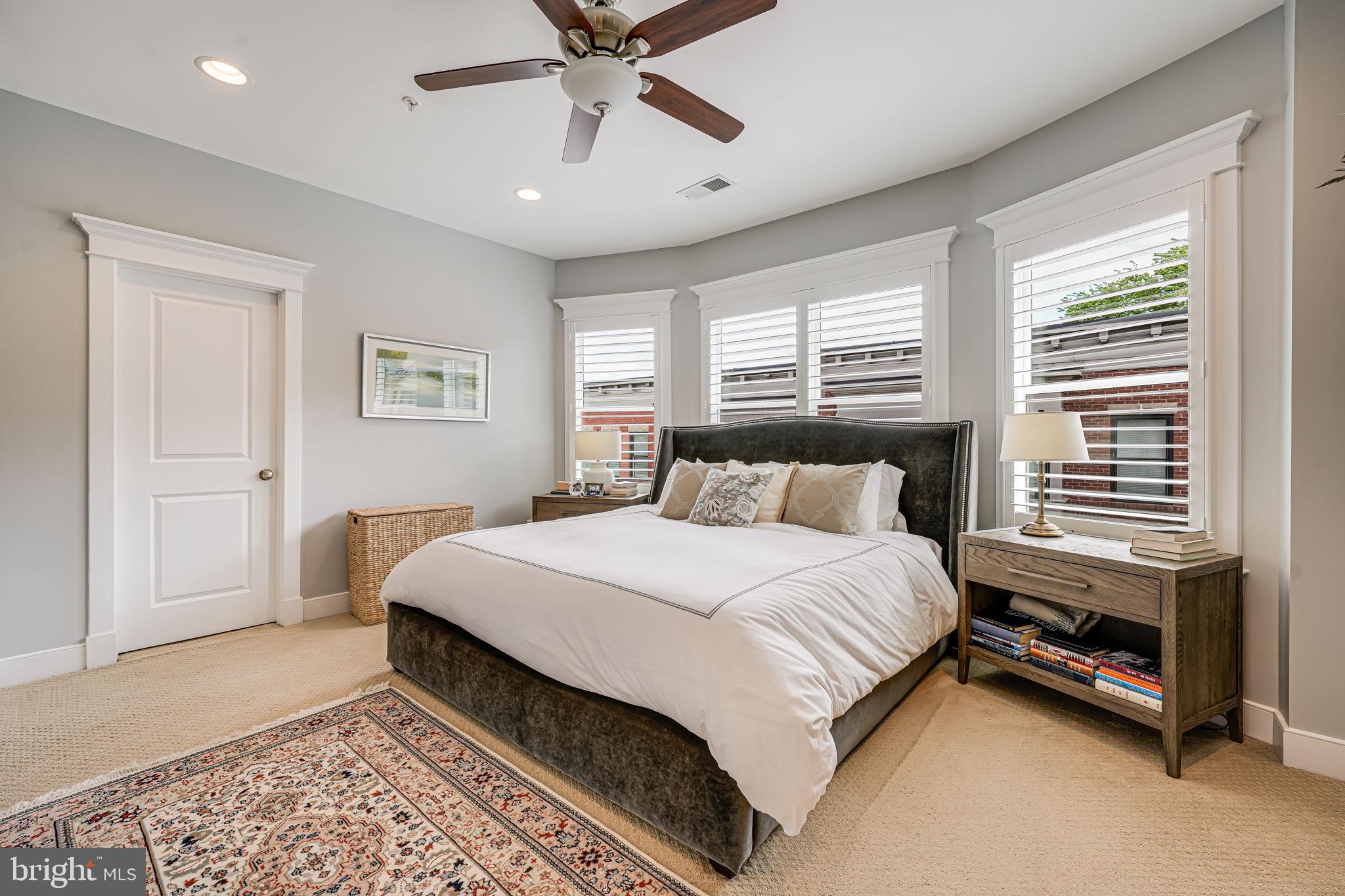 LYON VILLAGE - Residential