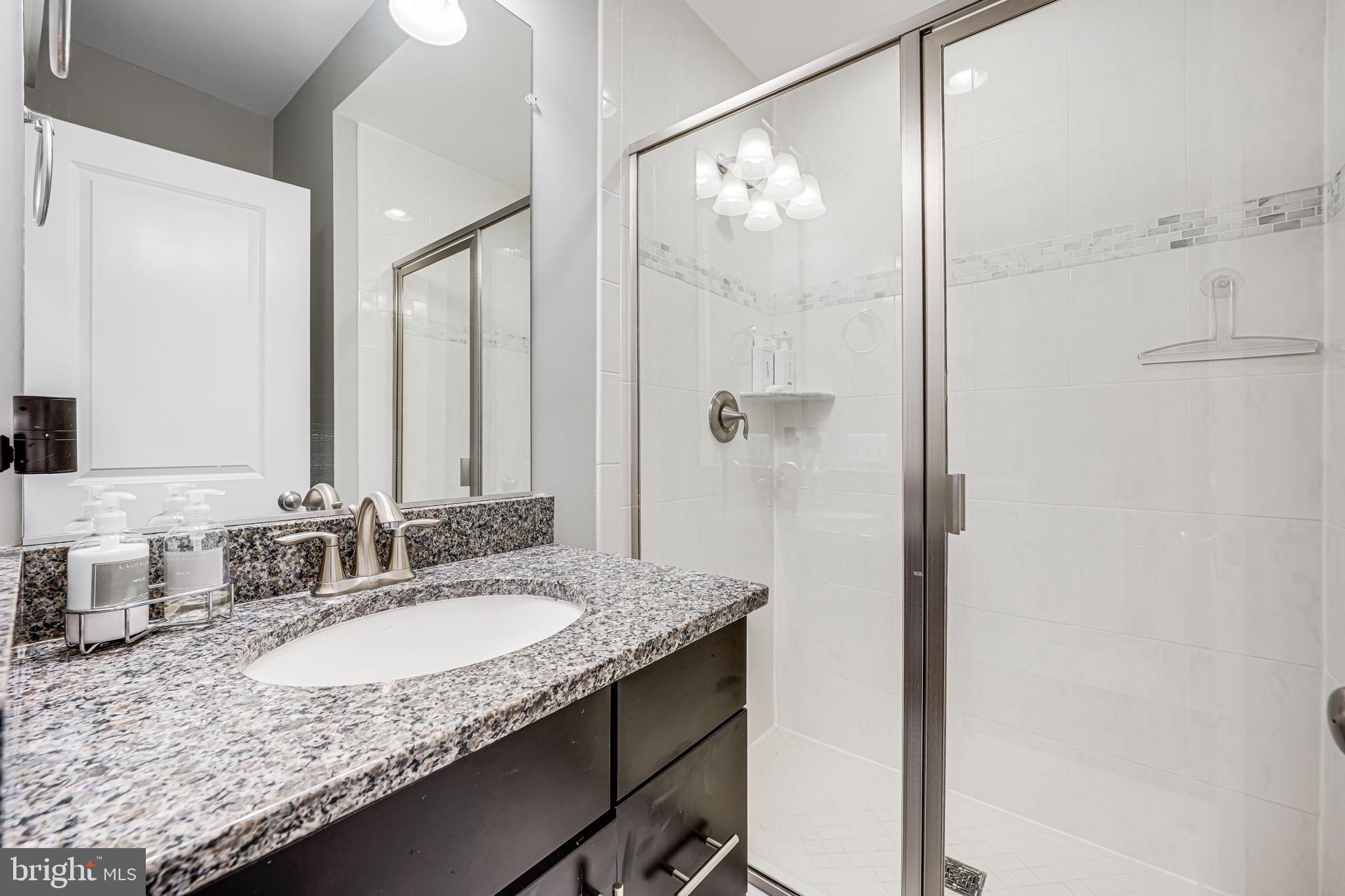 LYON VILLAGE - Residential