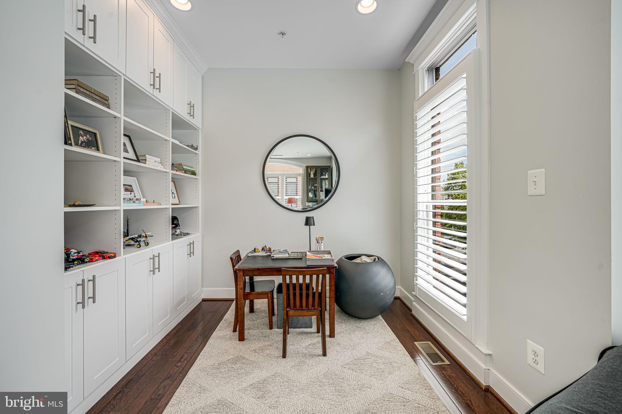 LYON VILLAGE - Residential