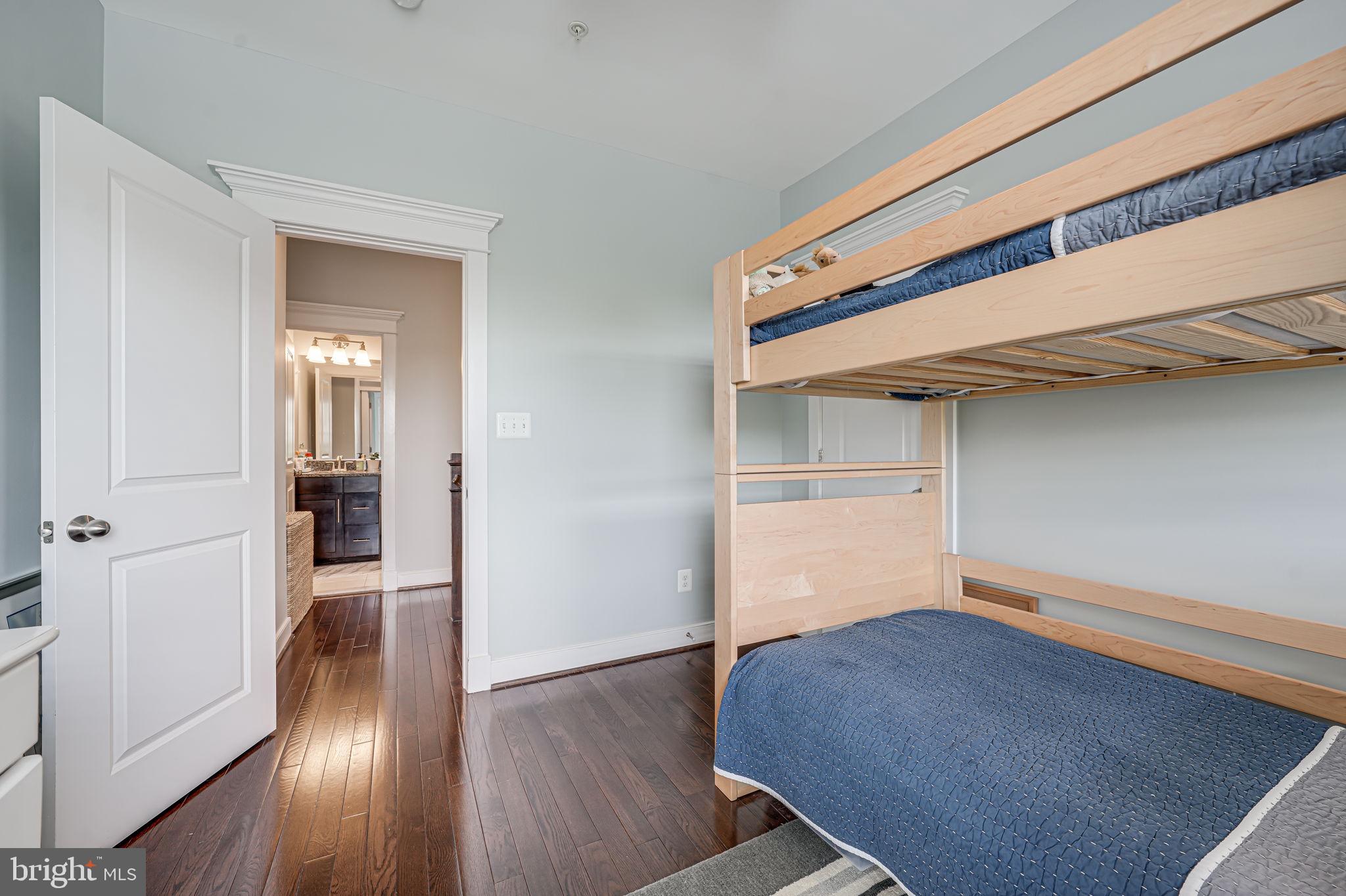 LYON VILLAGE - Residential