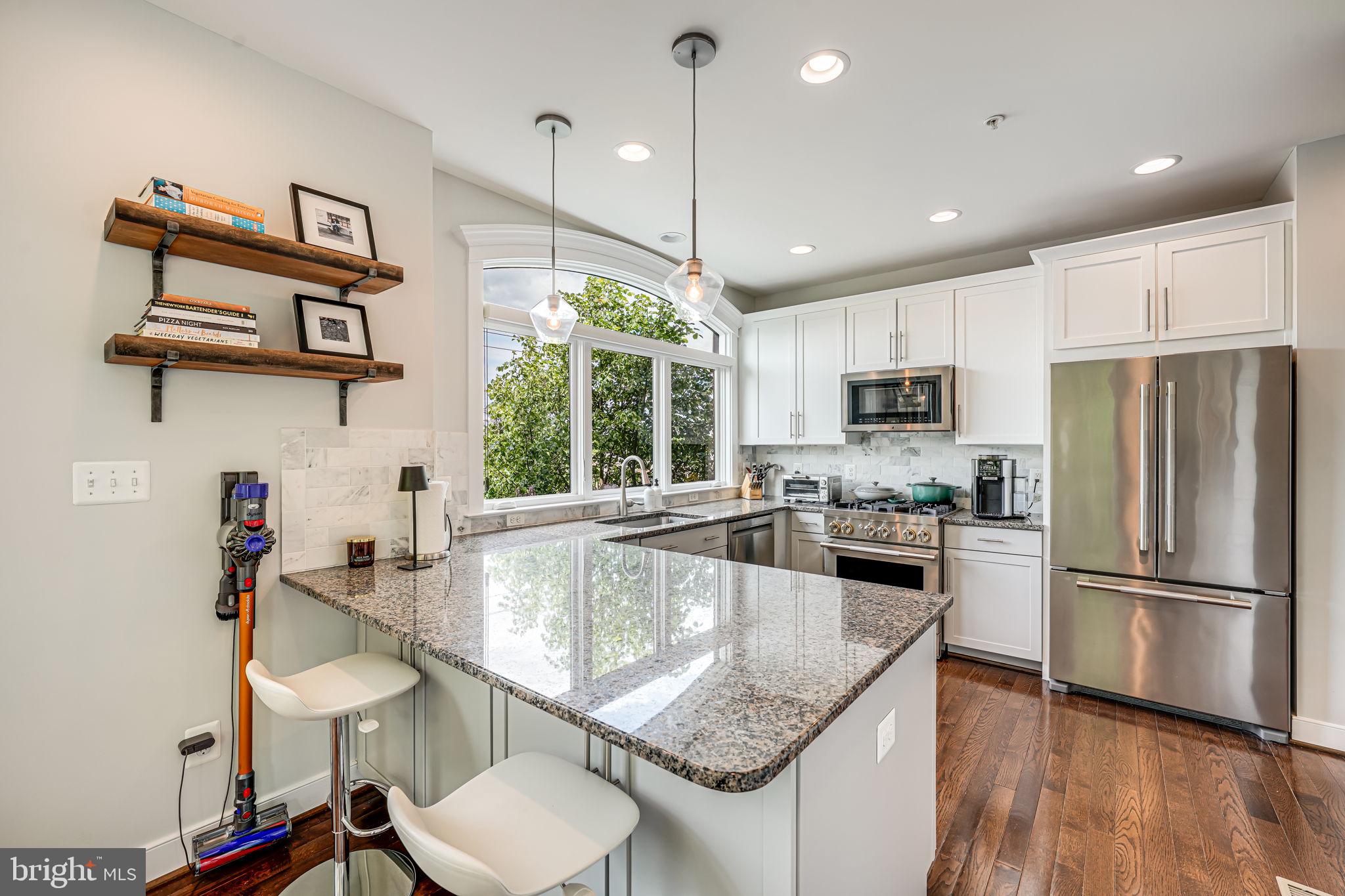 LYON VILLAGE - Residential